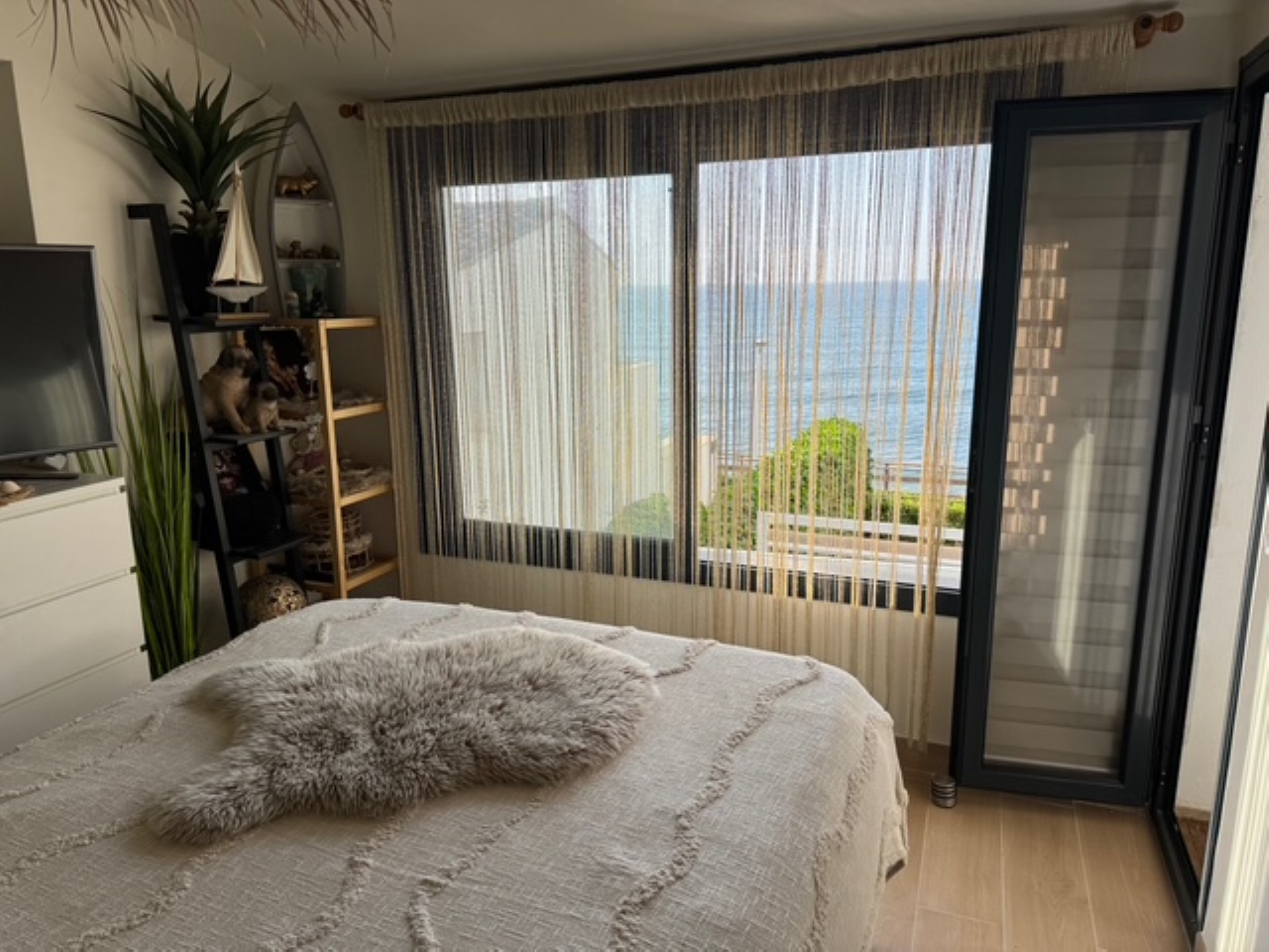 Townhouse in a beachfront complex in Estepona