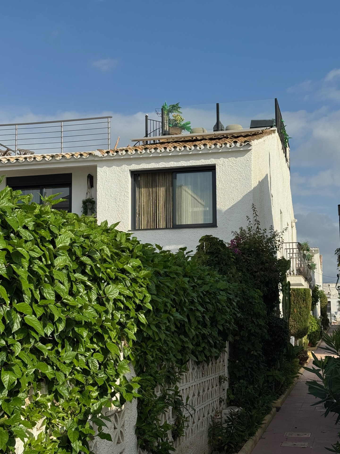 Townhouse in a beachfront complex in Estepona