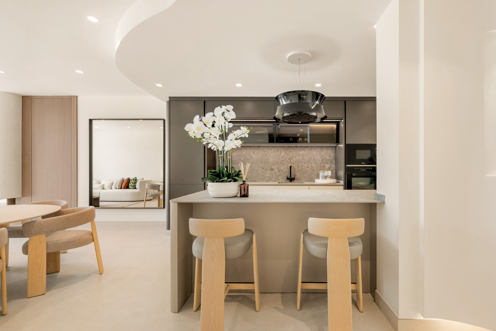 Luxurious renovated penthouse with panoramic sea views in Bahía del Velerín, Estepona