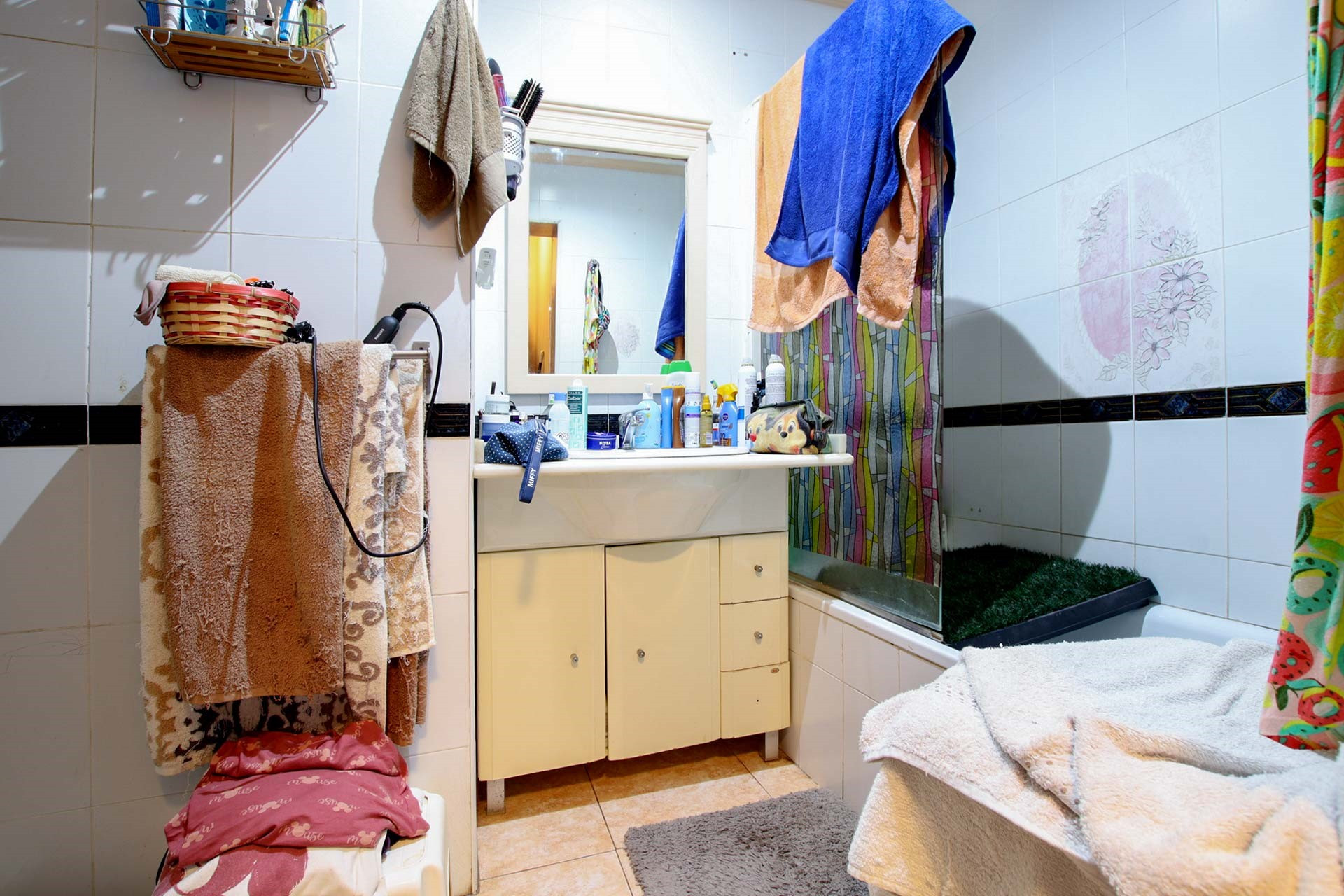 Versatile Commercial Premises with Apartment in La Panera, Estepona