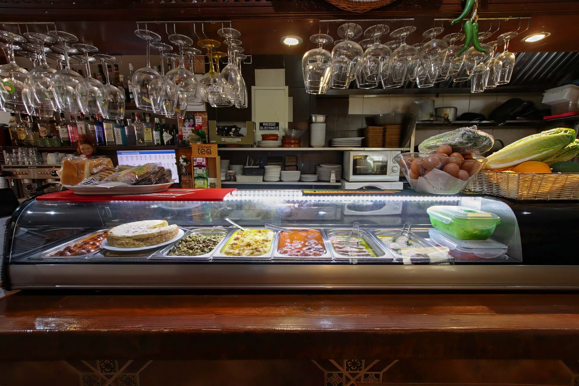 Versatile Commercial Premises with Apartment in La Panera, Estepona