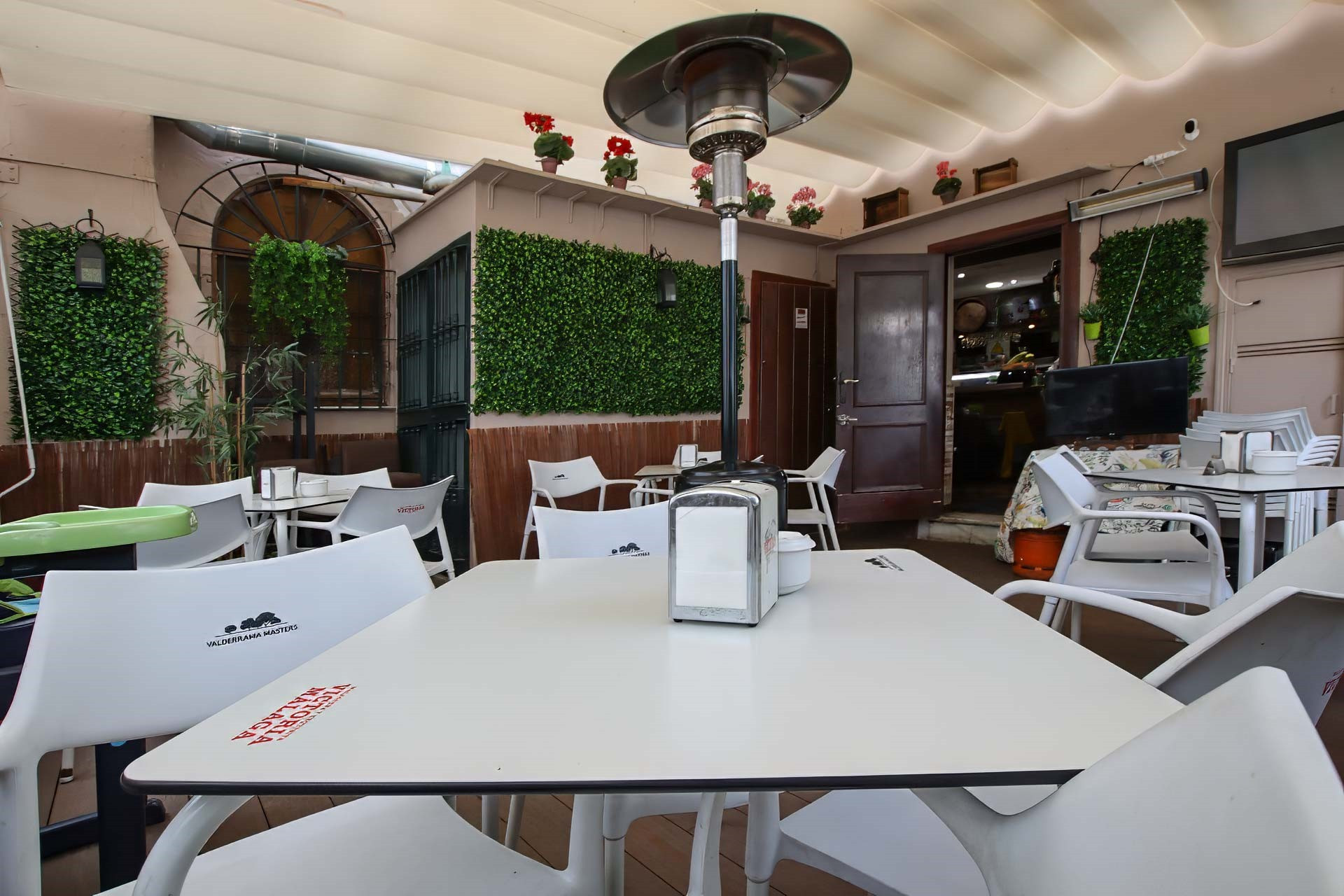 Versatile Commercial Premises with Apartment in La Panera, Estepona