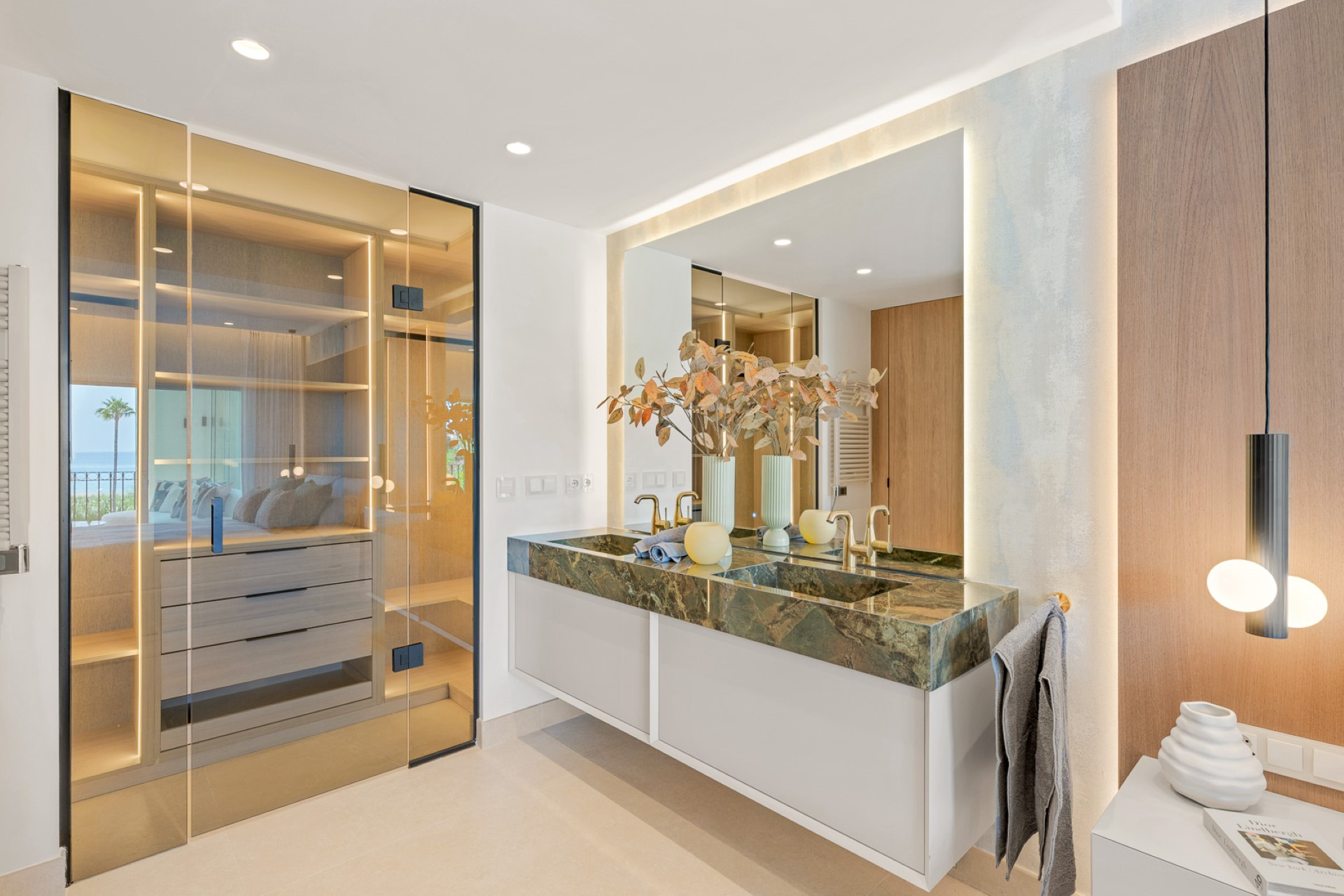 Beachside renovated apartment with 3 bedrooms in Bahía del Velerín, New Golden Mile