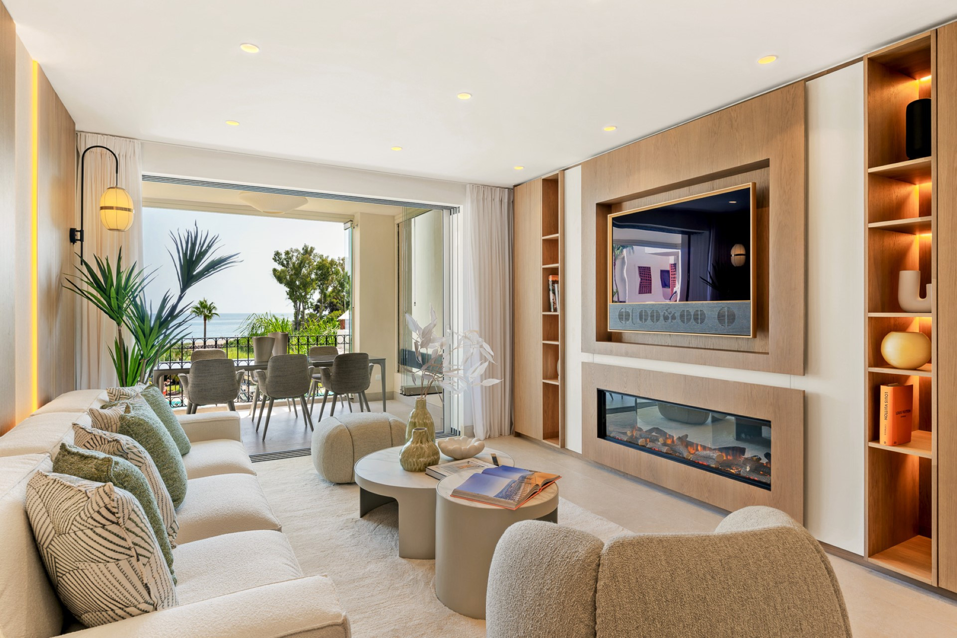 Beachside renovated apartment with 3 bedrooms in Bahía del Velerín, New Golden Mile