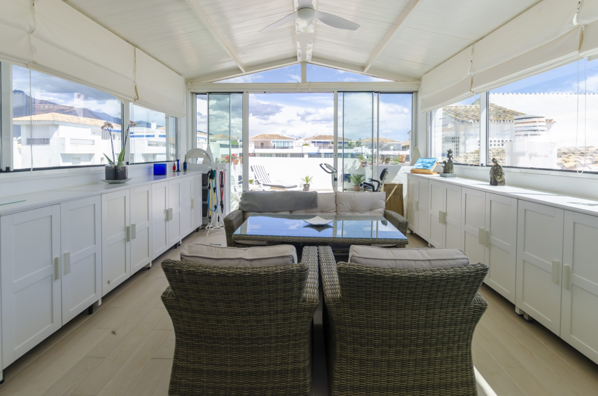 Luxurious 3 bedroom penthouse in Jardines del Puerto, Puerto Banús