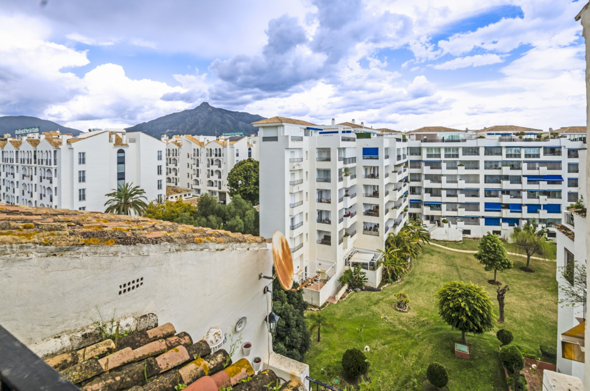 Luxurious 3 bedroom penthouse in Jardines del Puerto, Puerto Banús
