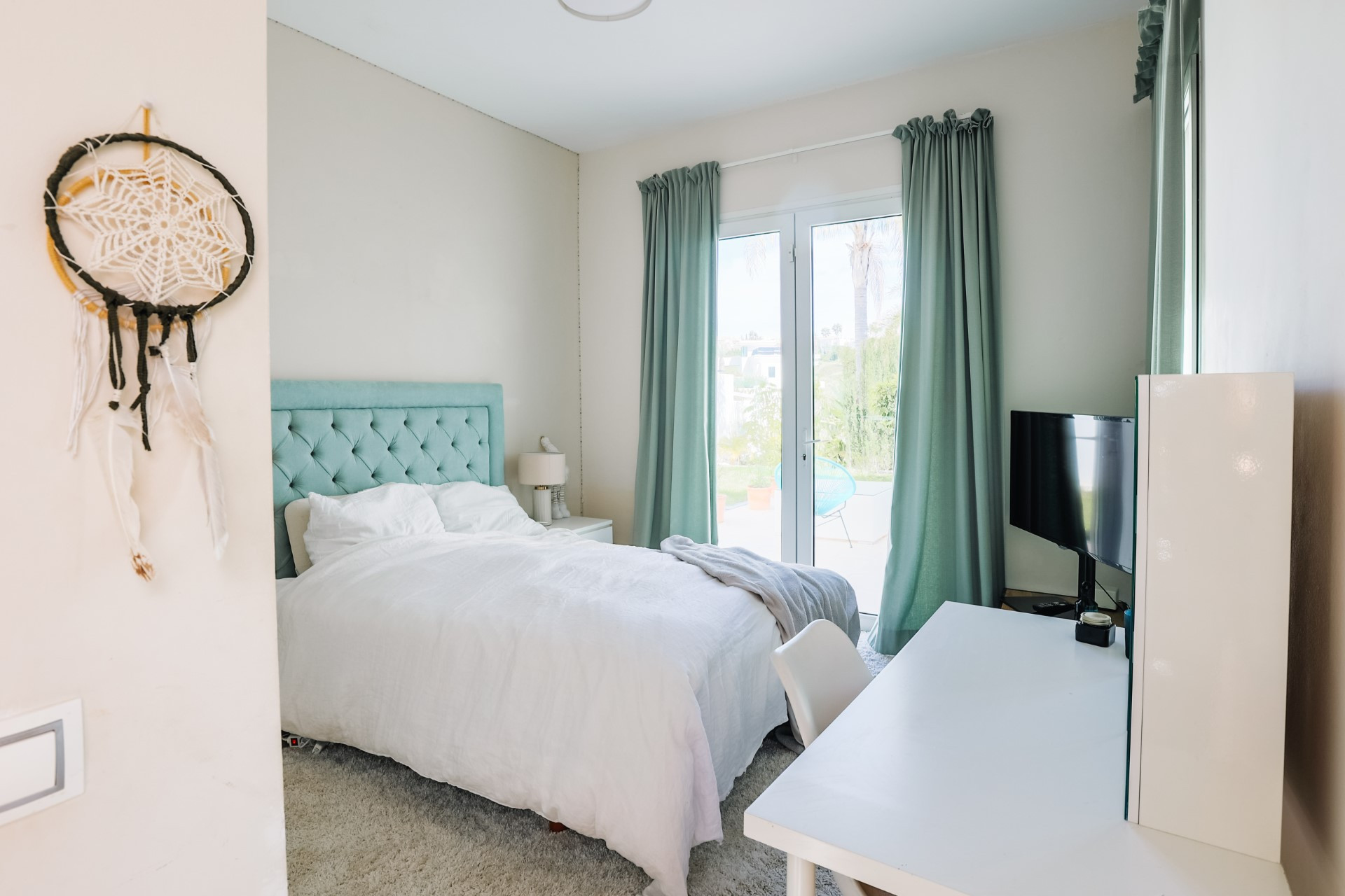 Exclusive 5-Bedroom Villa on the Frontline of Golf in La Resina.
