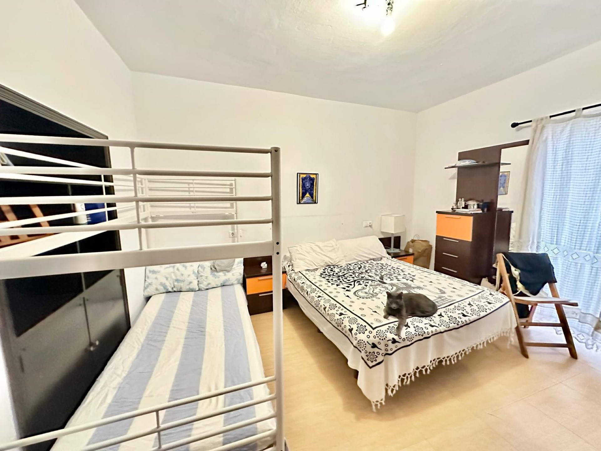 Edificio único que se abre a 2 calles con unidades comerciales en Marbella Old Town