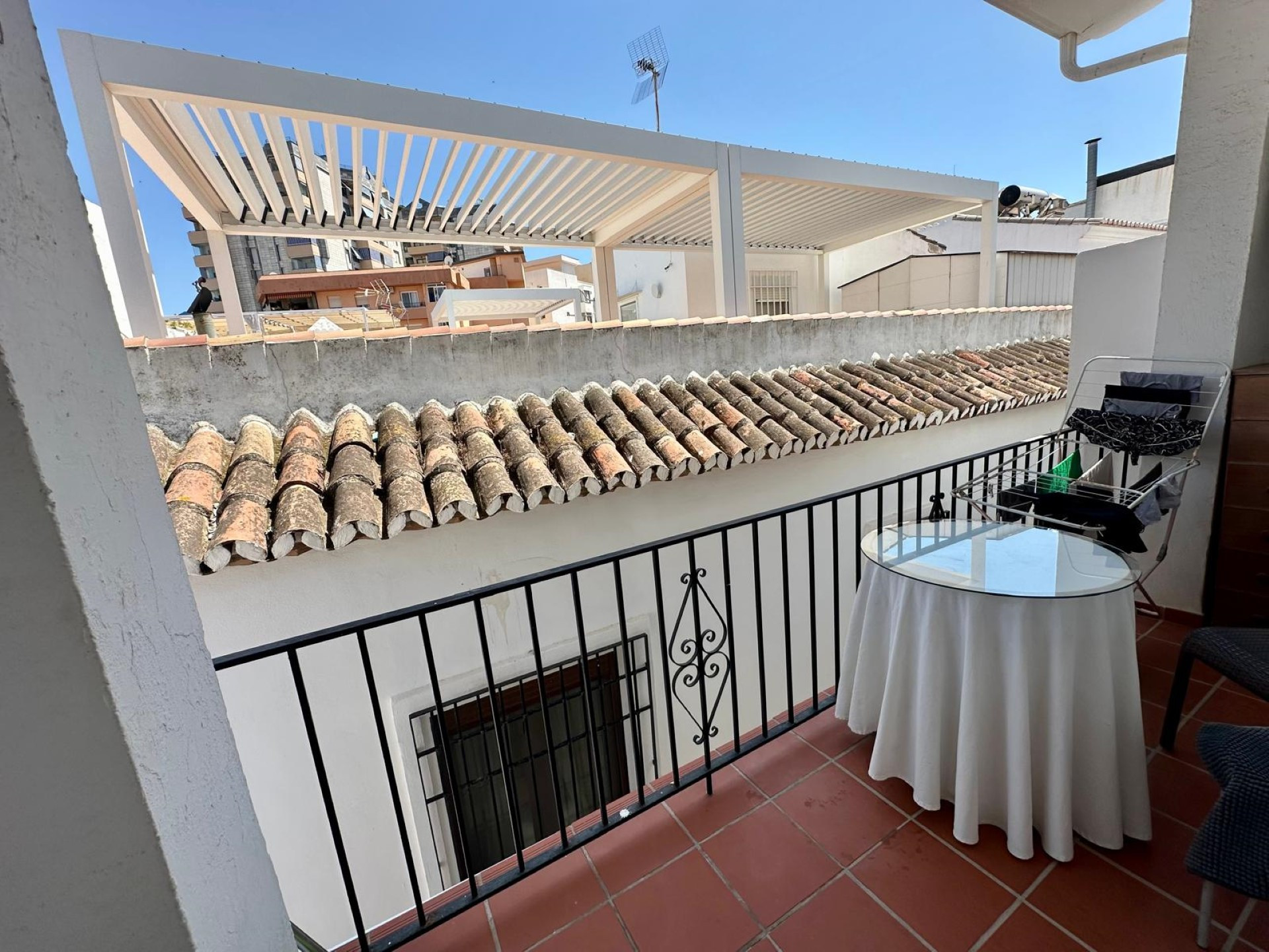 Edificio único que se abre a 2 calles con unidades comerciales en Marbella Old Town