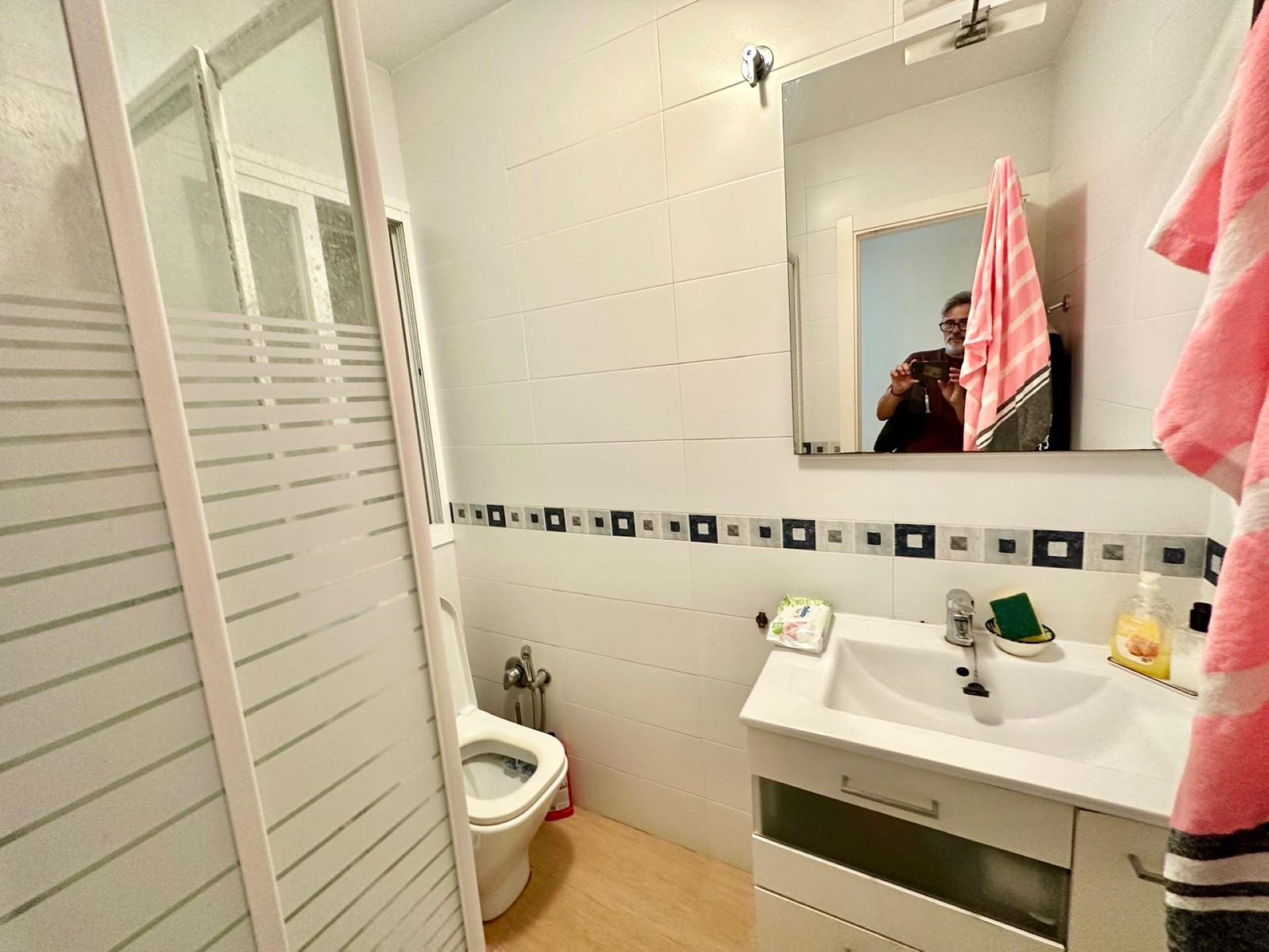 Edificio único que se abre a 2 calles con unidades comerciales en Marbella Old Town