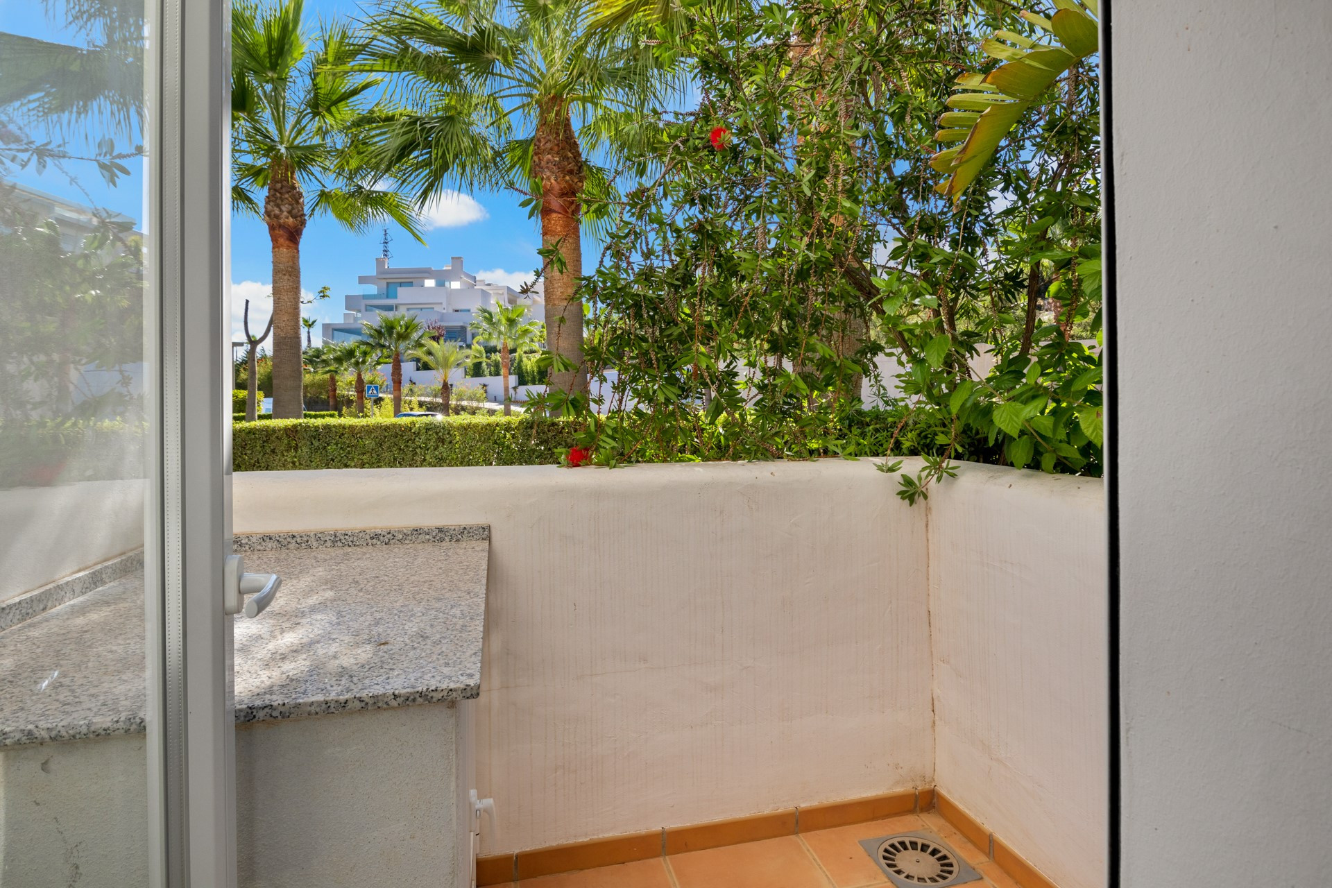 Modern Ground Floor Apartment in Alcazaba Lagoon, Casares