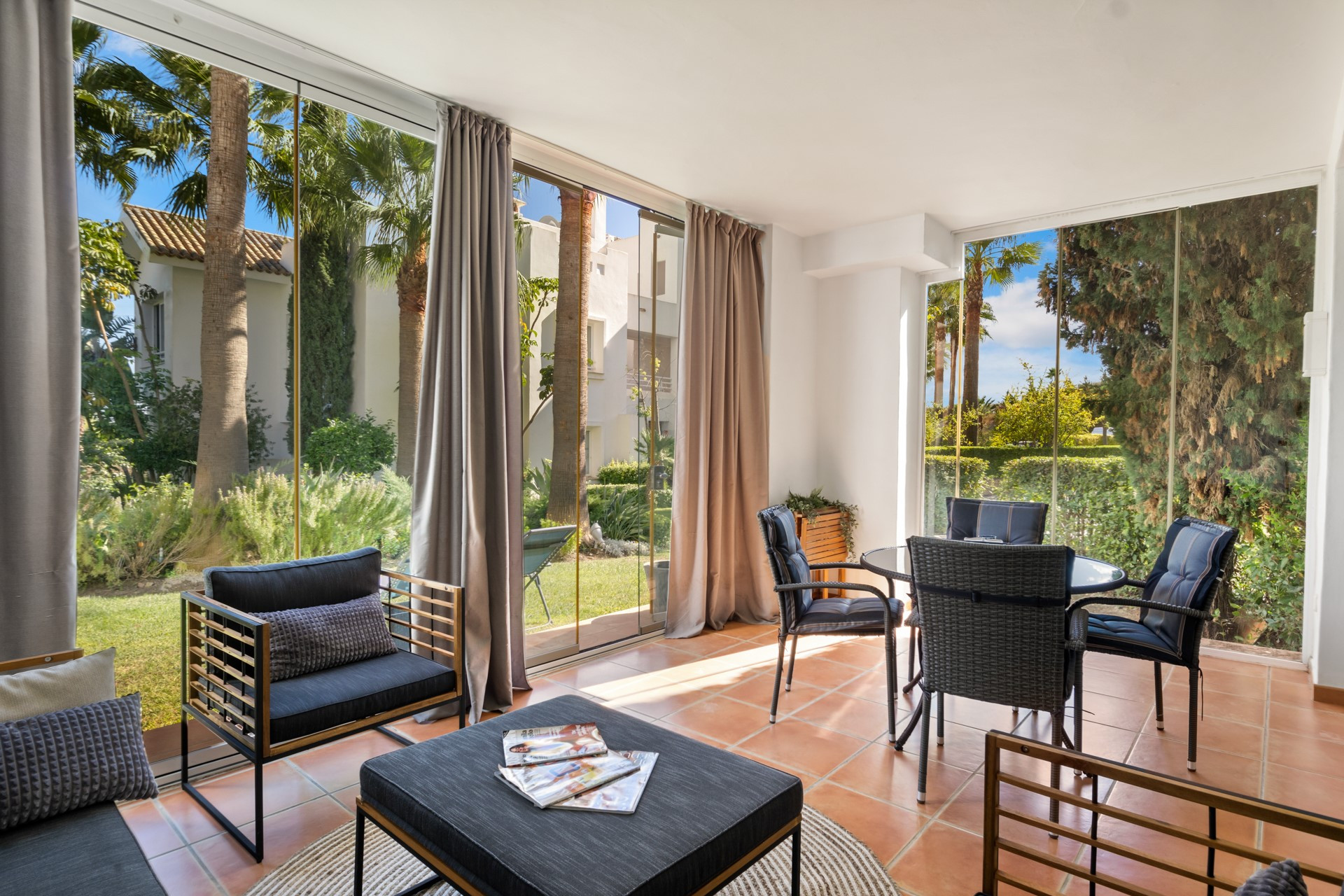 Modern Ground Floor Apartment in Alcazaba Lagoon, Casares