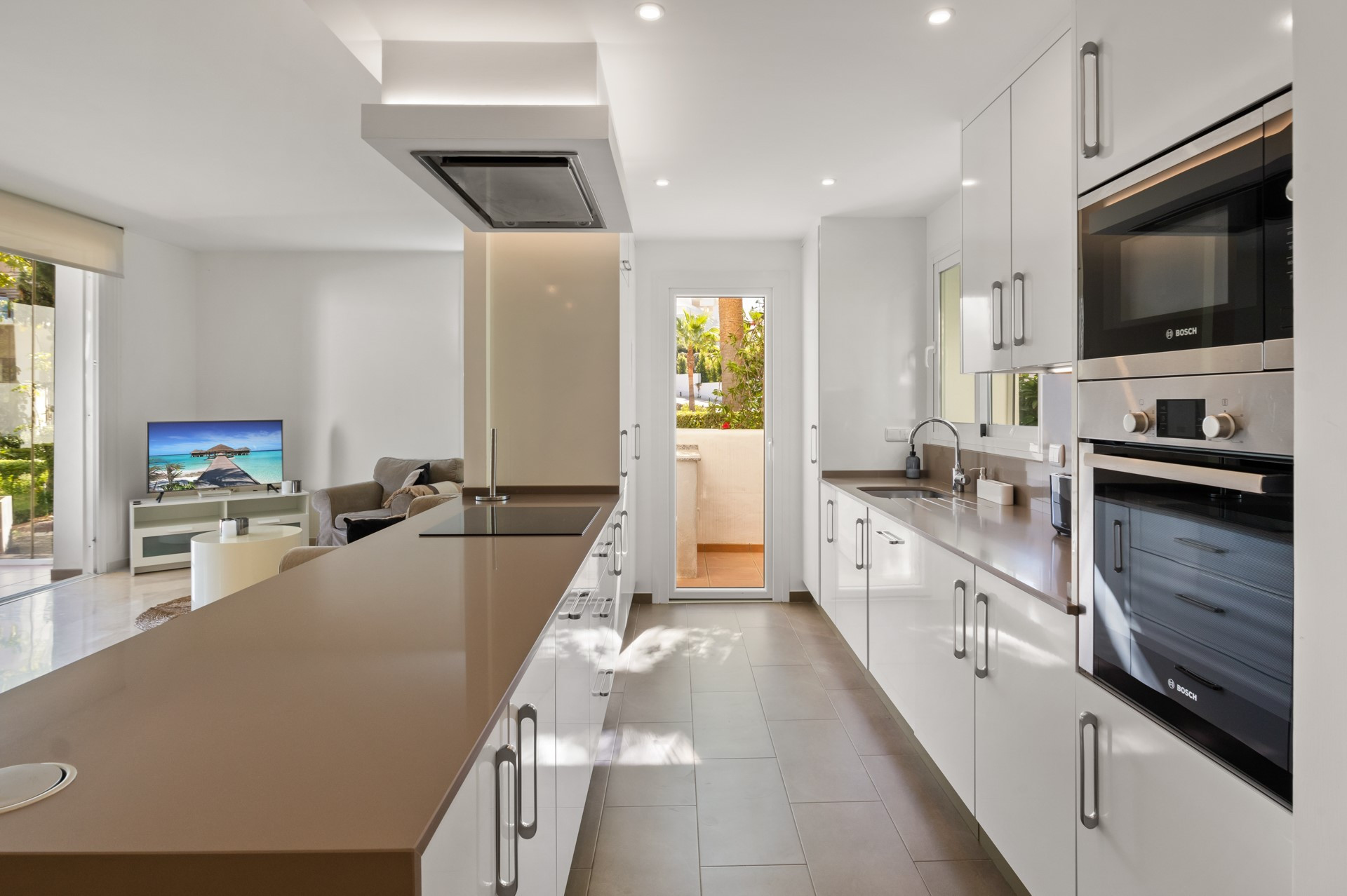 Modern Ground Floor Apartment in Alcazaba Lagoon, Casares