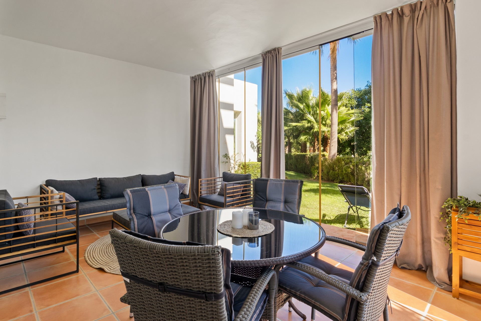 Modern Ground Floor Apartment in Alcazaba Lagoon, Casares