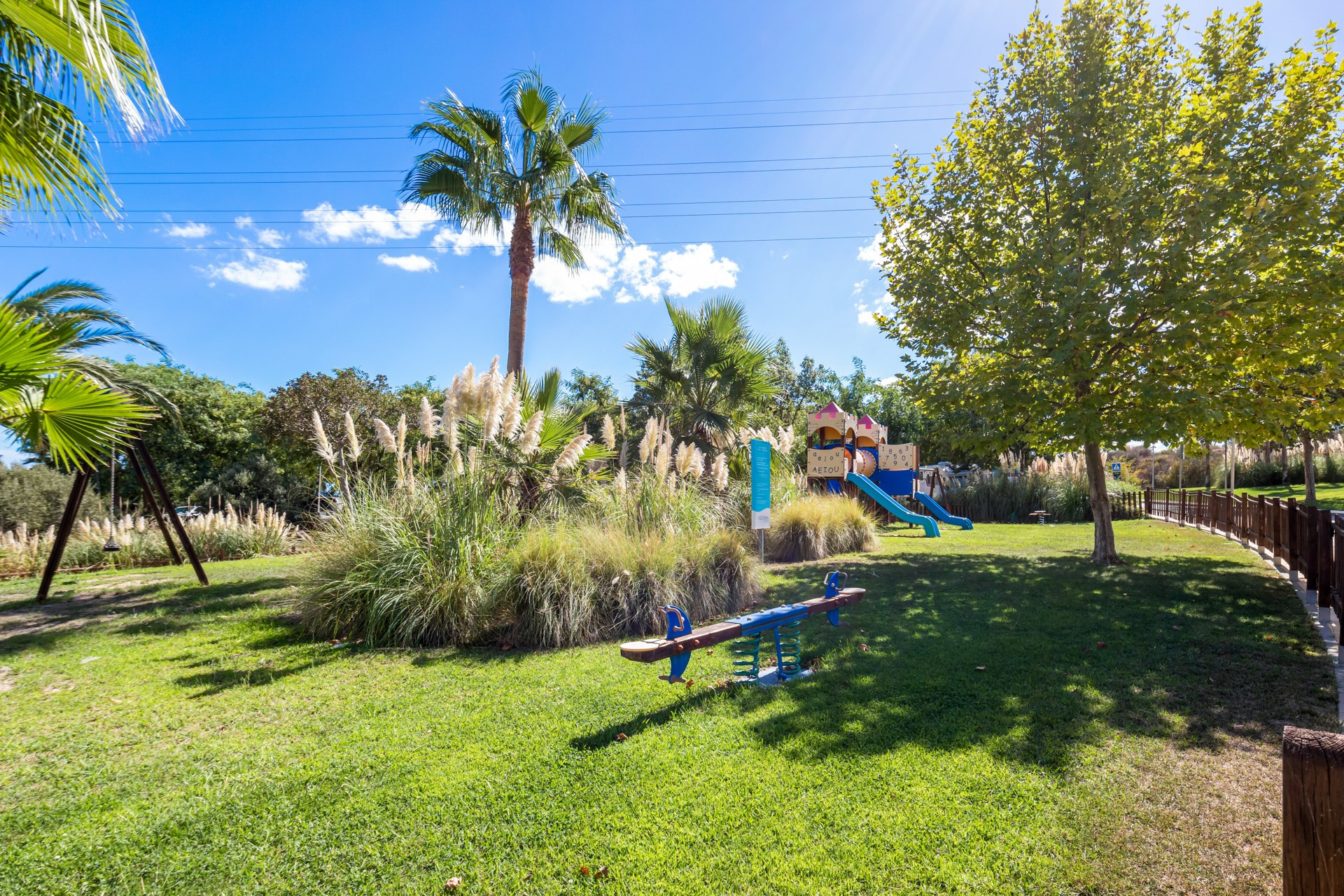 Modern Ground Floor Apartment in Alcazaba Lagoon, Casares