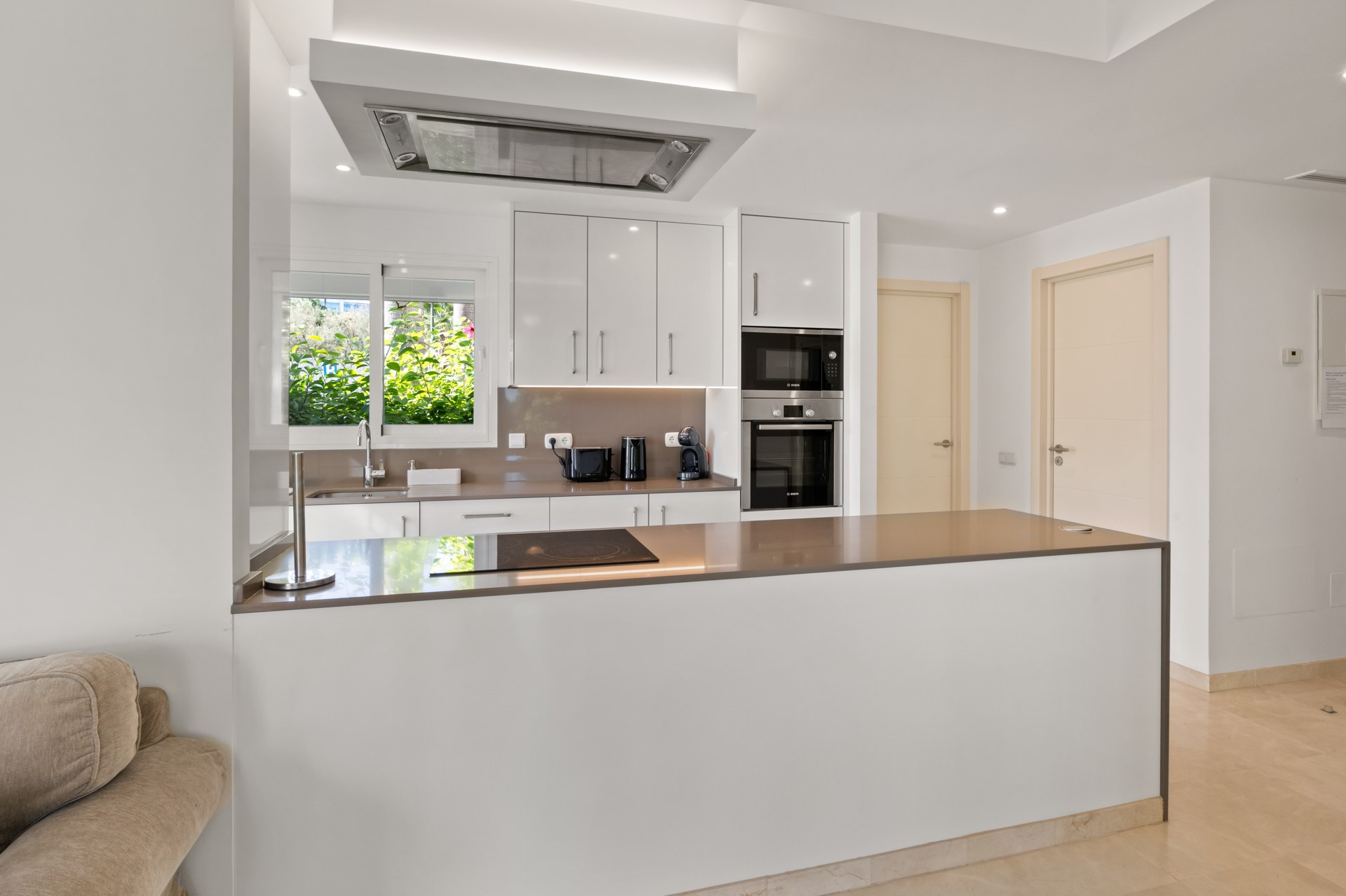 Modern Ground Floor Apartment in Alcazaba Lagoon, Casares