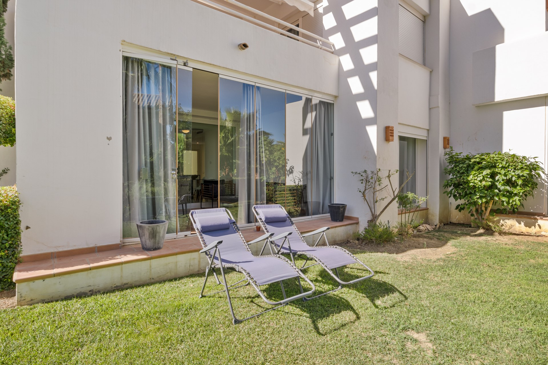Modern Ground Floor Apartment in Alcazaba Lagoon, Casares