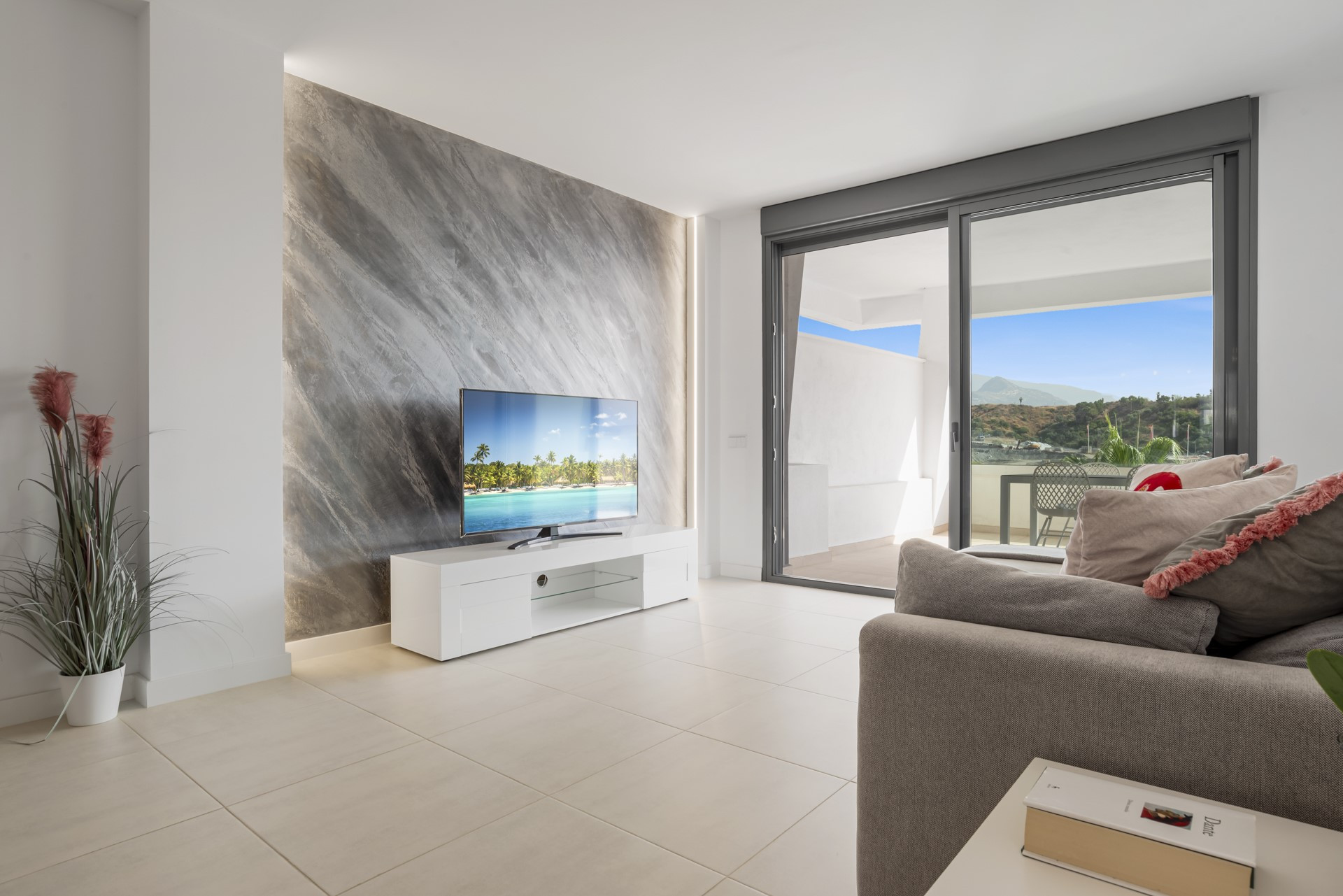 Elegant Two-Bedroom Penthouse with Panoramic Terraces in Selwo, Estepona East