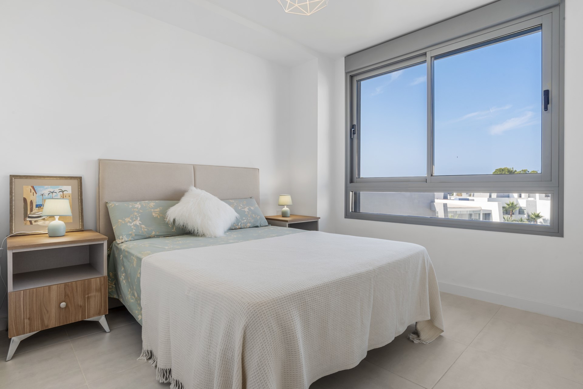 Elegant Two-Bedroom Penthouse with Panoramic Terraces in Selwo, Estepona East