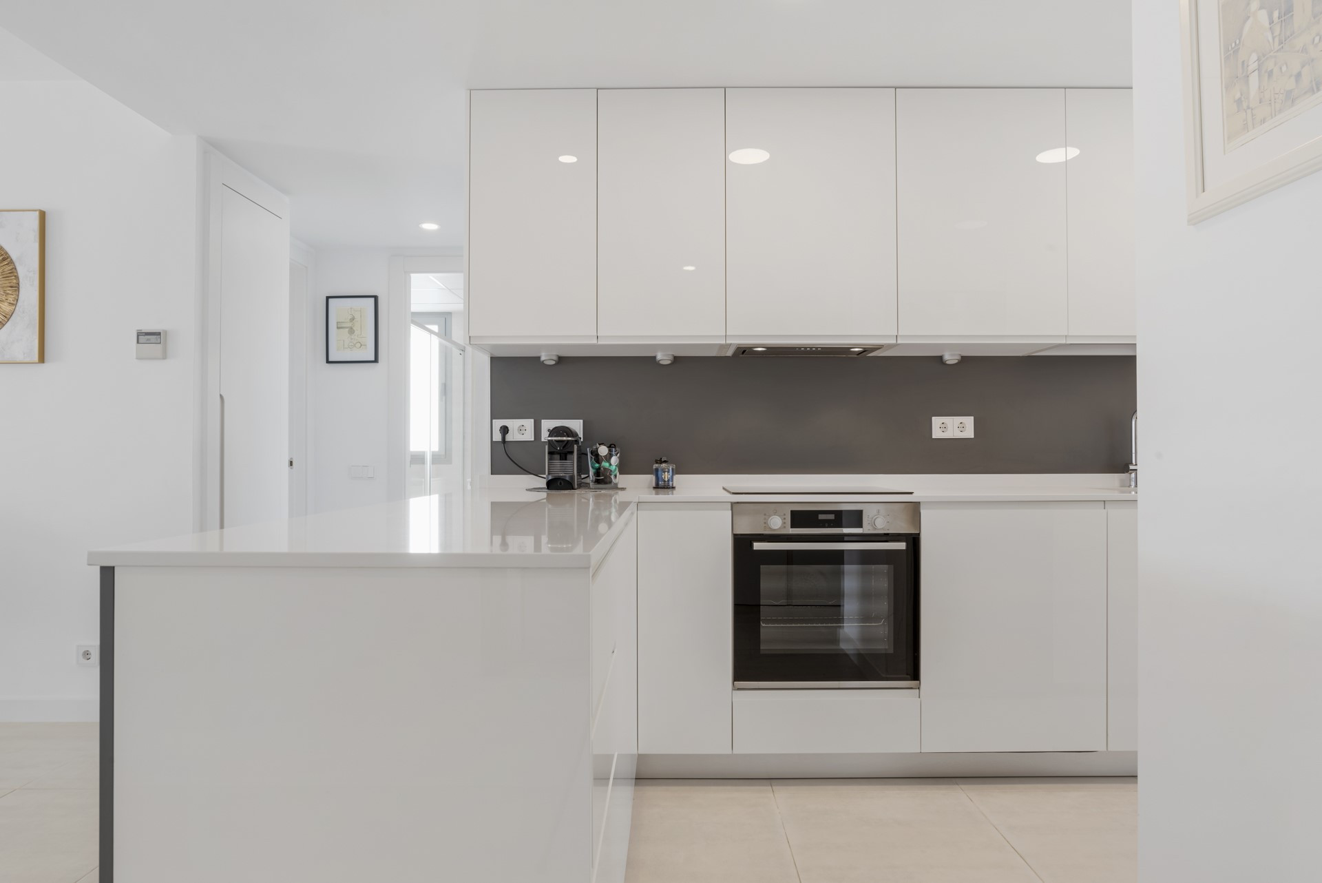 Elegant Two-Bedroom Penthouse with Panoramic Terraces in Selwo, Estepona East