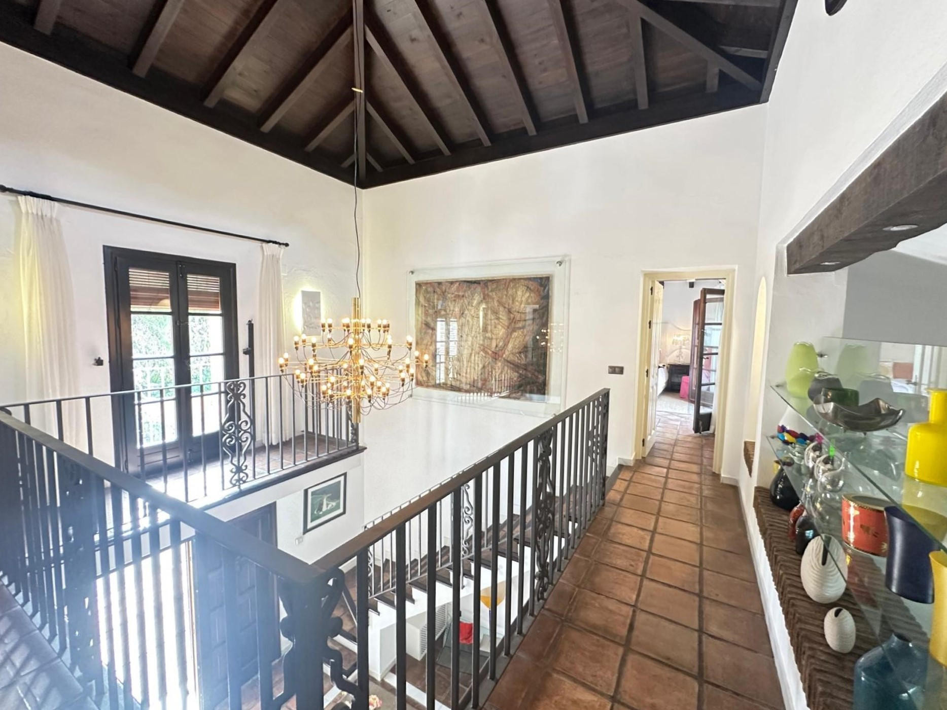 Elegant frontline golf villa in El Paraiso Medio, Estepona