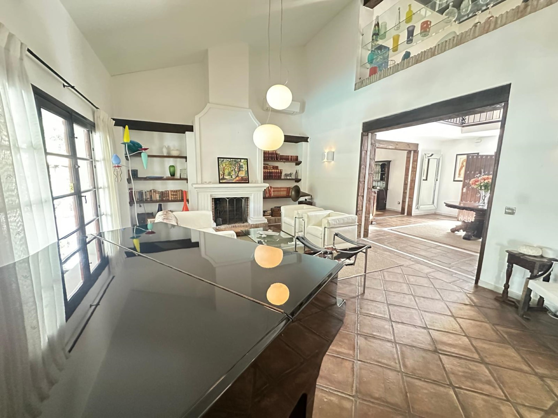Elegant frontline golf villa in El Paraiso Medio, Estepona