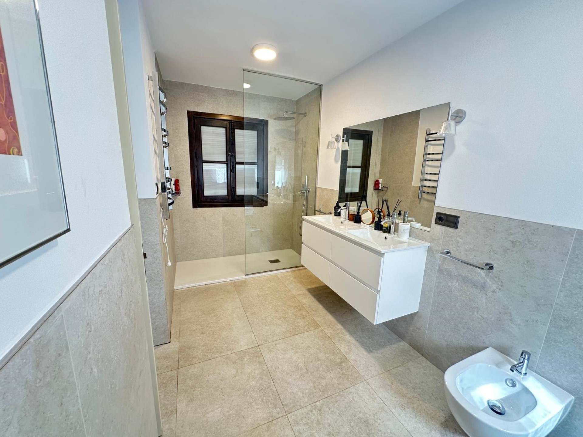 Elegant frontline golf villa in El Paraiso Medio, Estepona