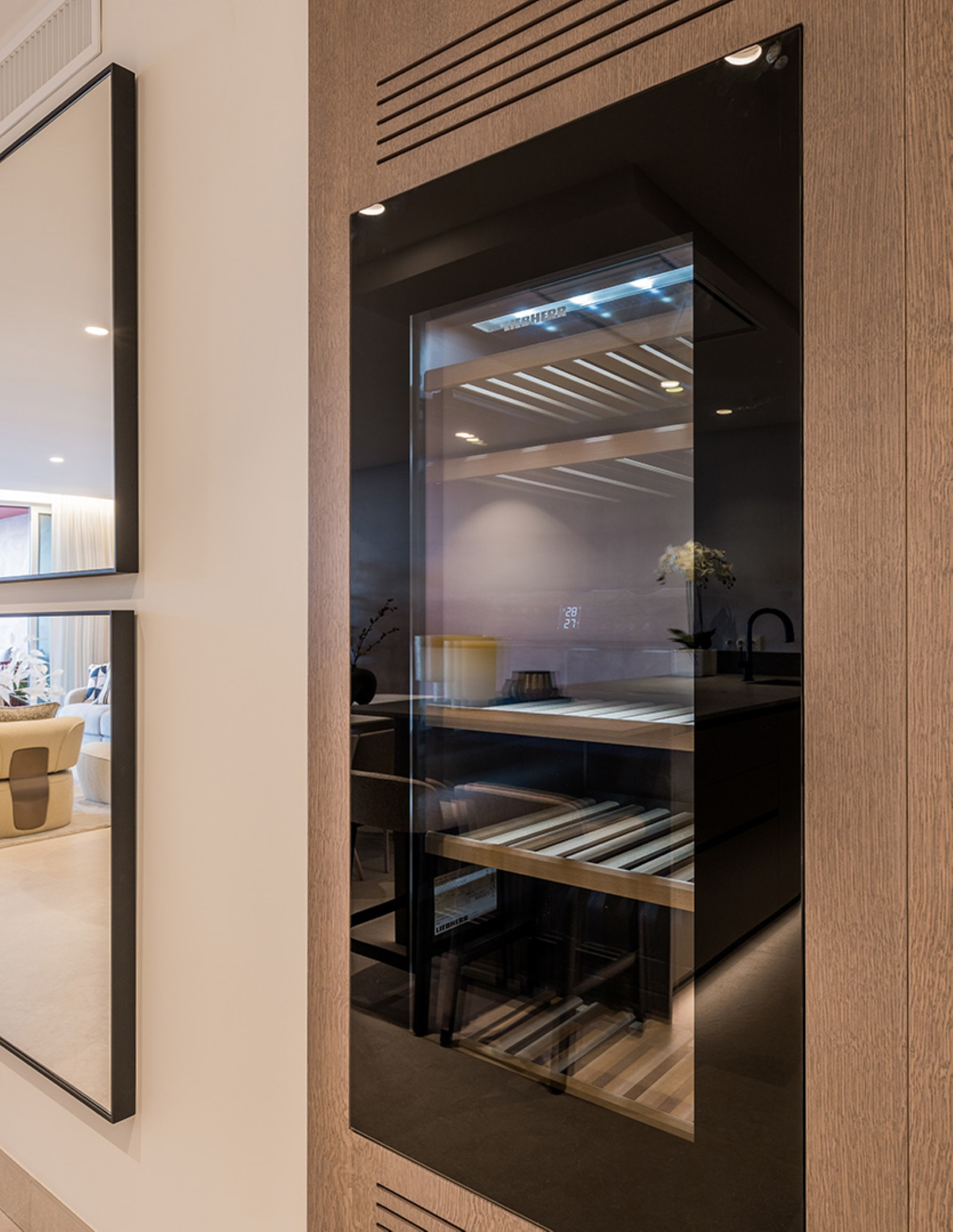 Apartamento de lujo en primera línea de playa en Menara Beach, Estepona