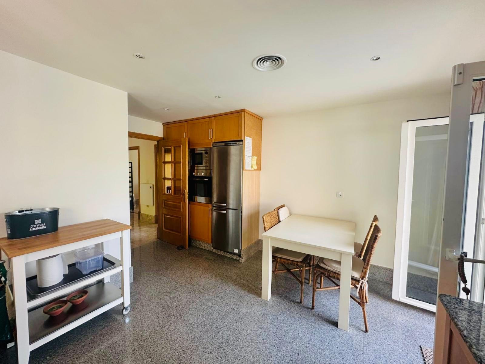 Pareada en esquina con piscina privada y jacuzzi en Santa Clara Golf, Marbella Este