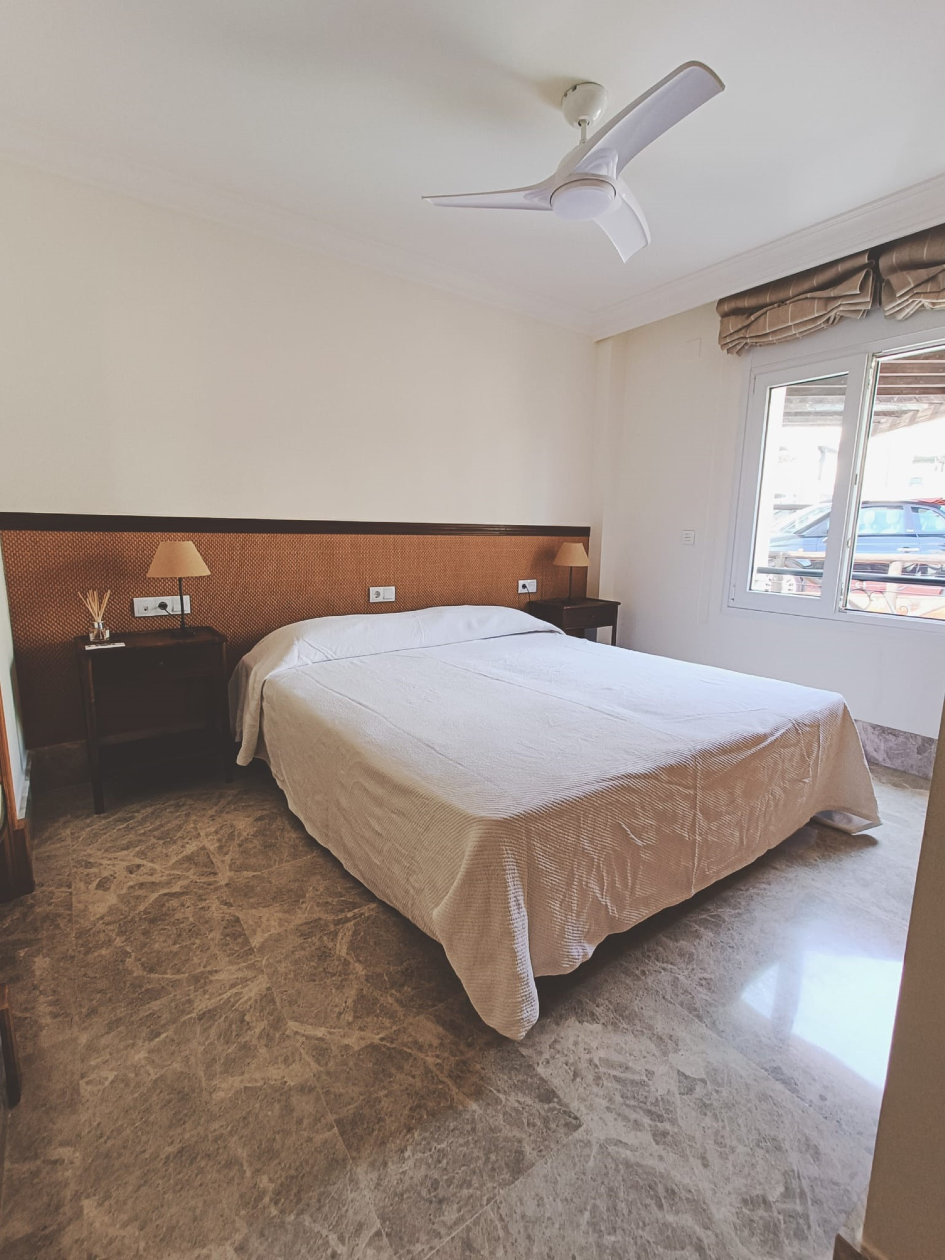 Semi-detached corner house with private pool and jacuzzi in Santa Clara Golf, Marbella East