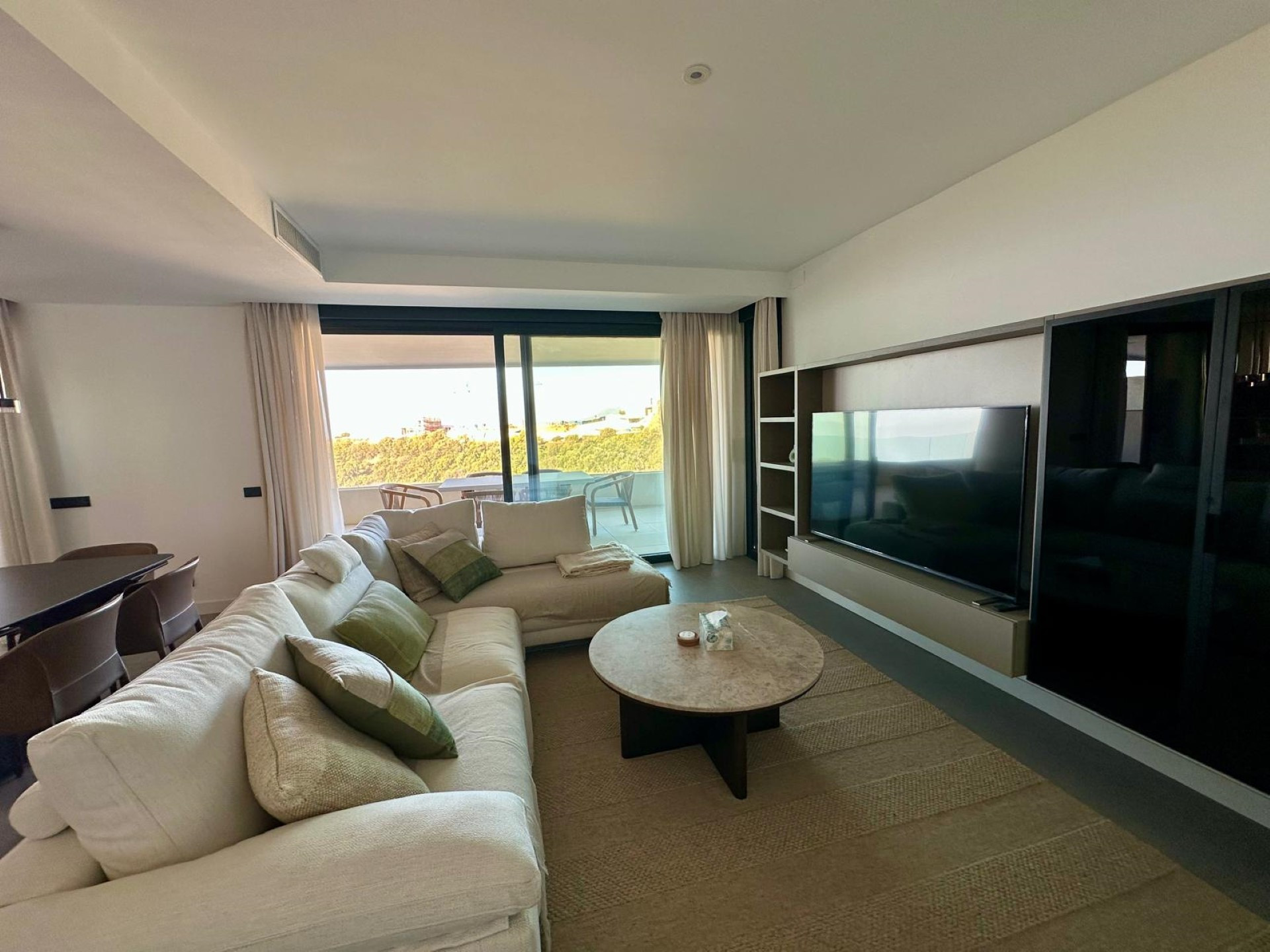 Contemporary stylish apartment with panoramic views in Los Altos de los Monteros, Marbella East