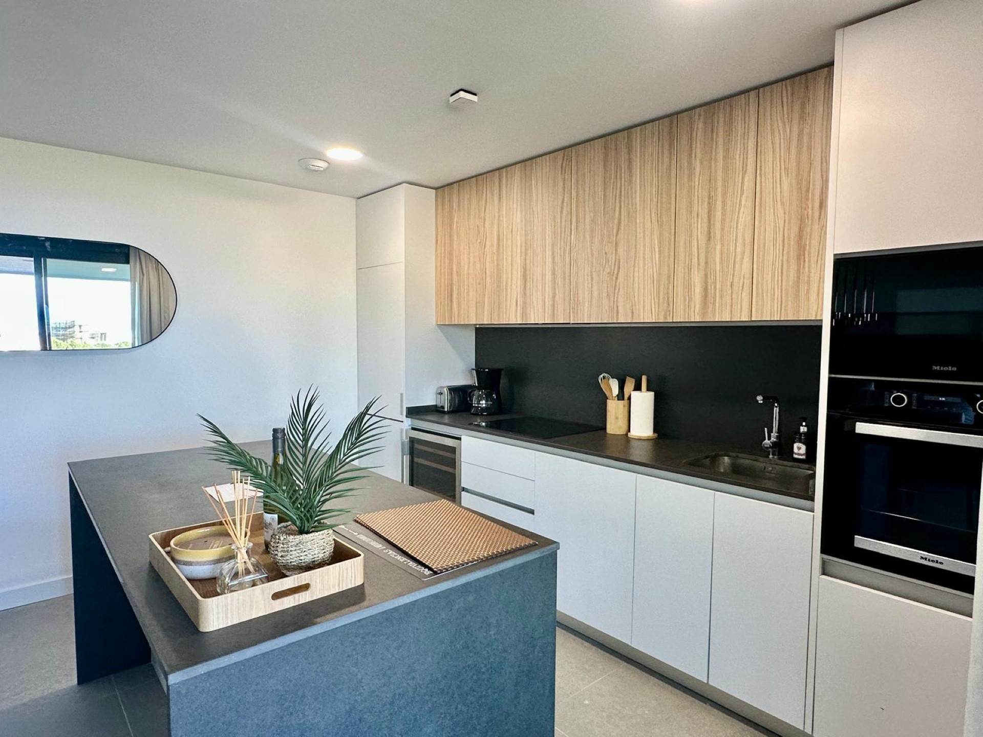 Contemporary stylish apartment with panoramic views in Los Altos de los Monteros, Marbella East