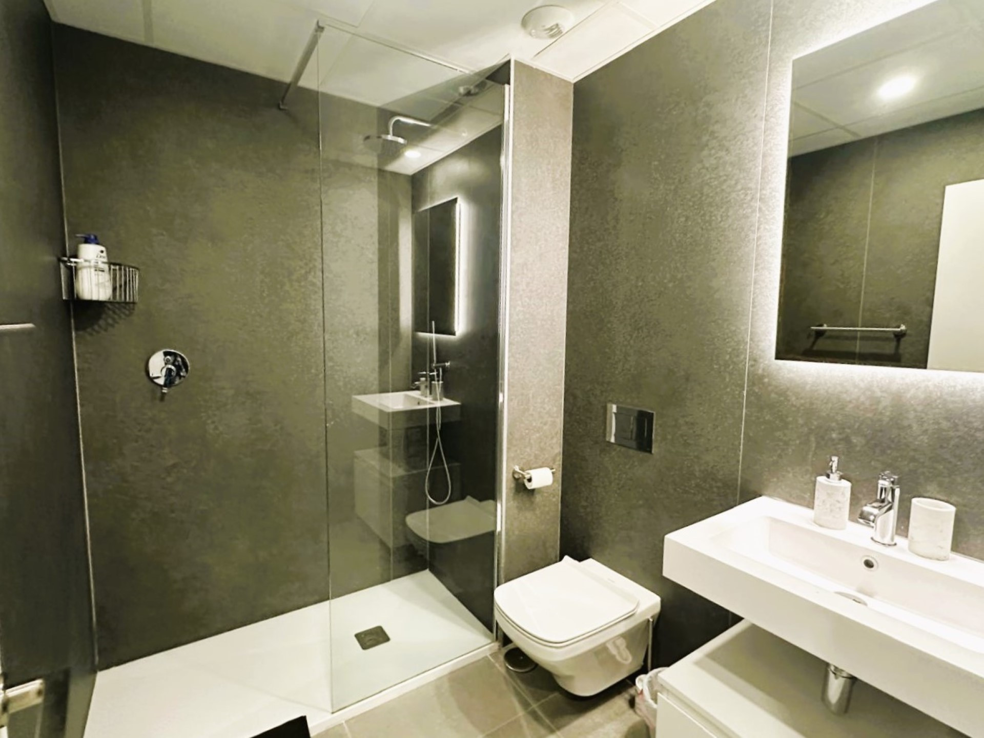 Contemporary stylish apartment with panoramic views in Los Altos de los Monteros, Marbella East