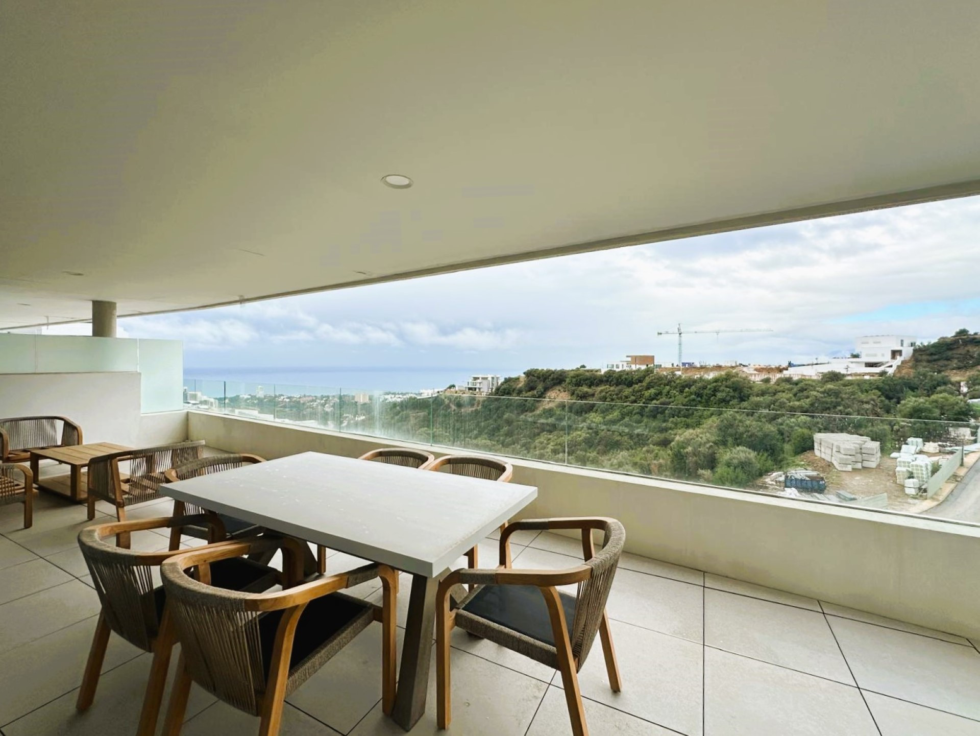 Contemporary stylish apartment with panoramic views in Los Altos de los Monteros, Marbella East