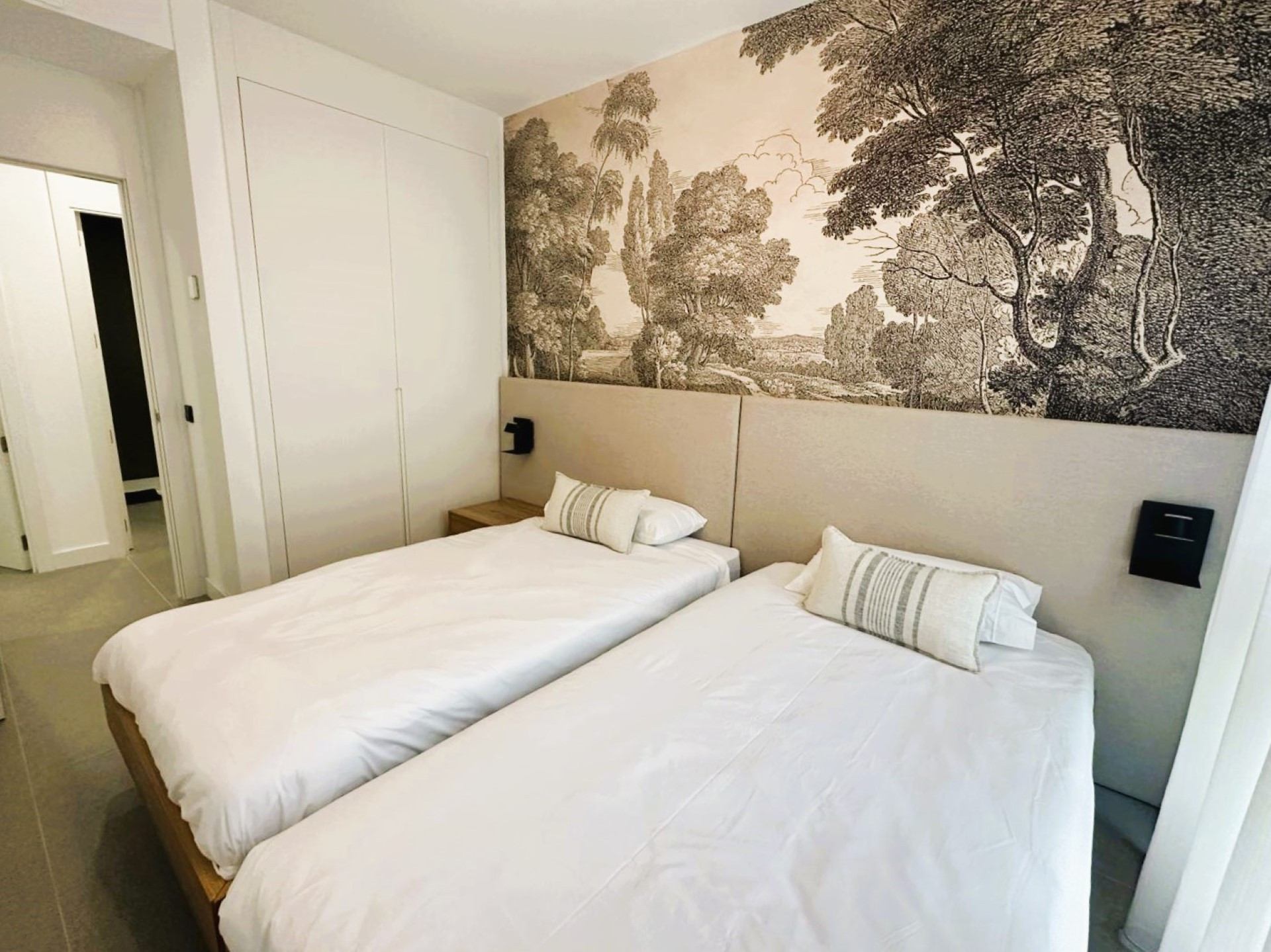 Contemporary stylish apartment with panoramic views in Los Altos de los Monteros, Marbella East