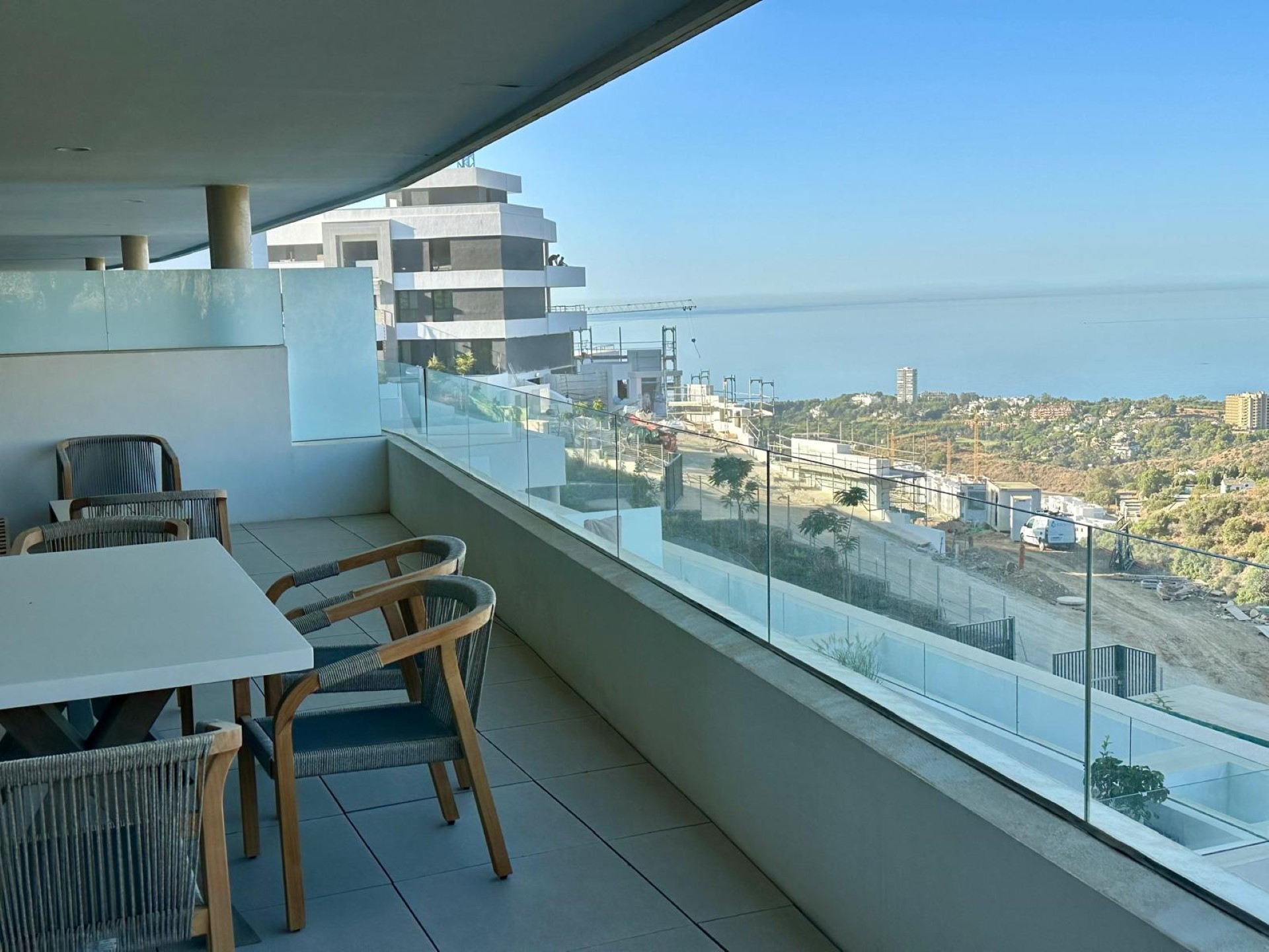 Contemporary stylish apartment with panoramic views in Los Altos de los Monteros, Marbella East