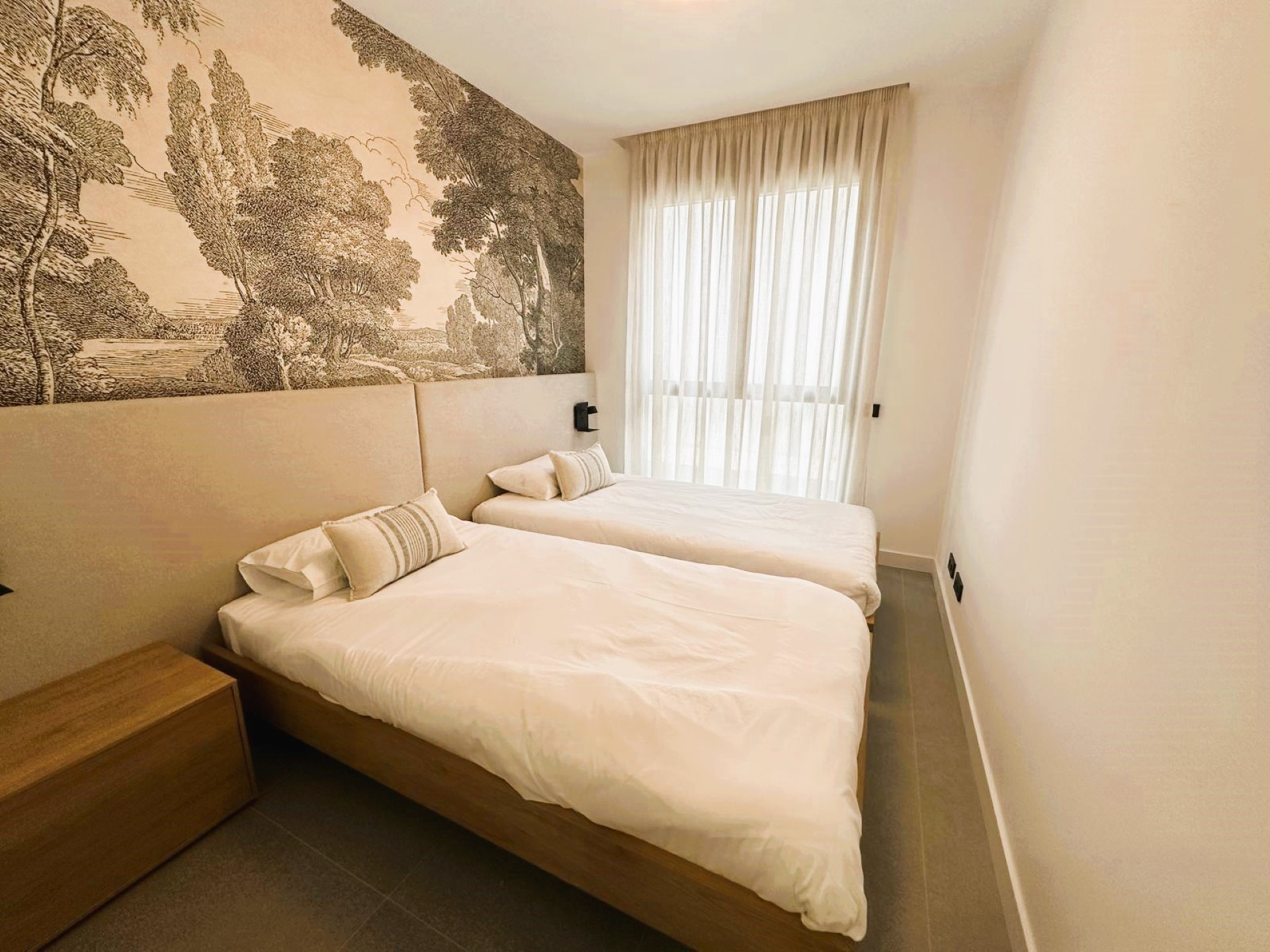 Contemporary stylish apartment with panoramic views in Los Altos de los Monteros, Marbella East