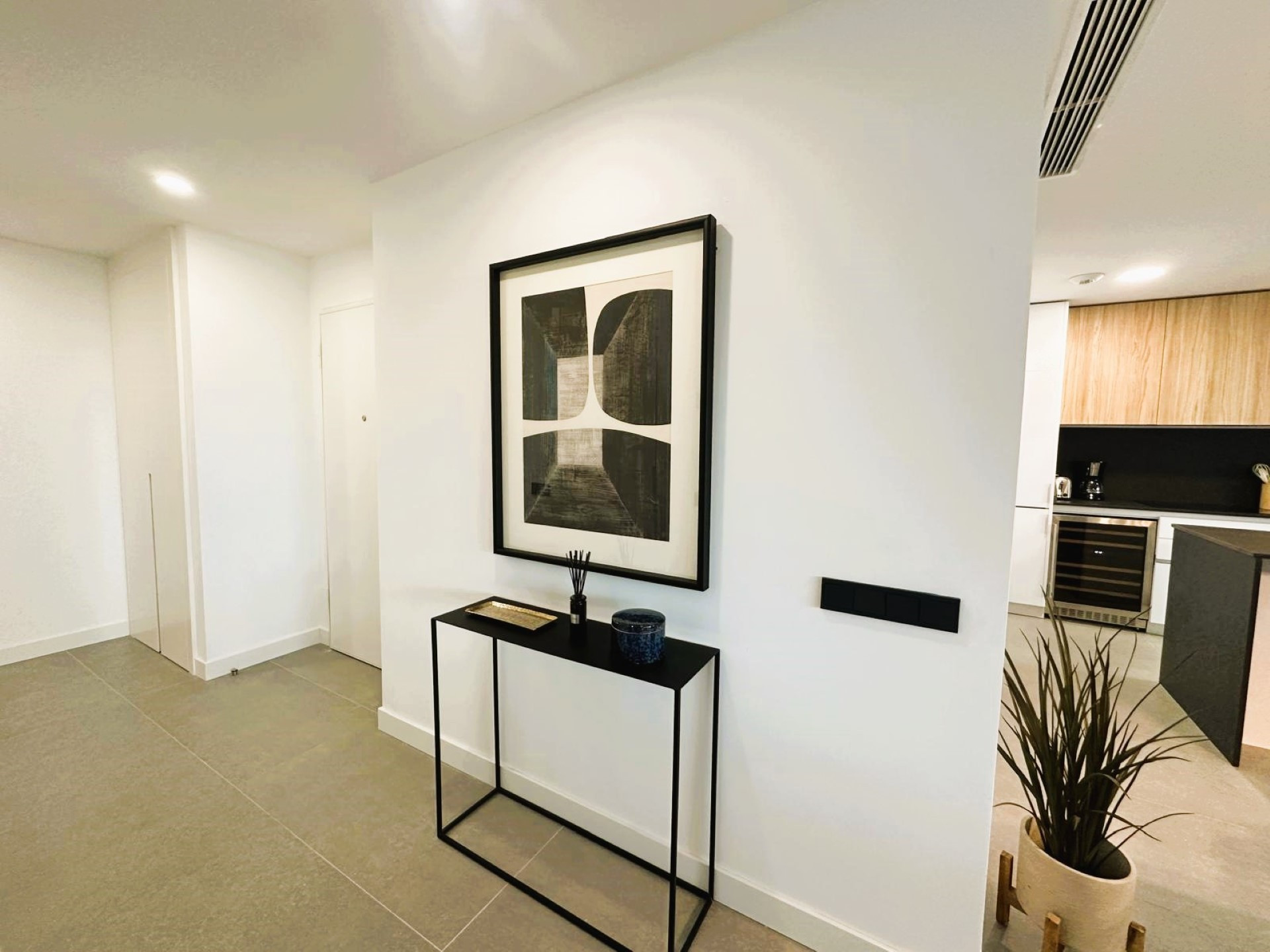 Contemporary stylish apartment with panoramic views in Los Altos de los Monteros, Marbella East