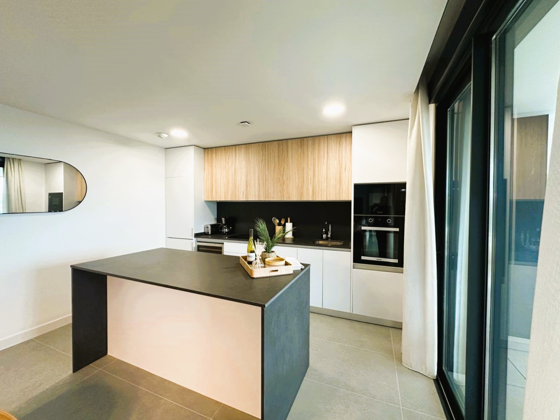 Contemporary stylish apartment with panoramic views in Los Altos de los Monteros, Marbella East