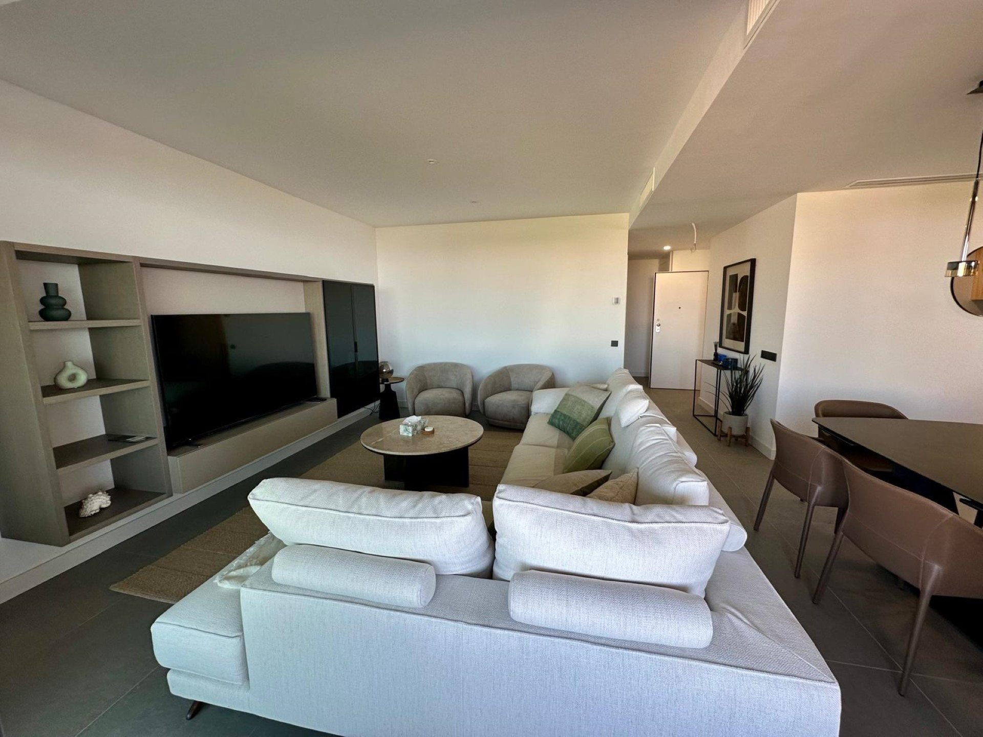 Contemporary stylish apartment with panoramic views in Los Altos de los Monteros, Marbella East
