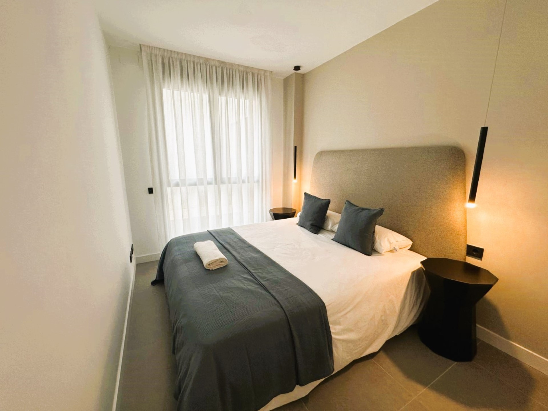 Contemporary stylish apartment with panoramic views in Los Altos de los Monteros, Marbella East