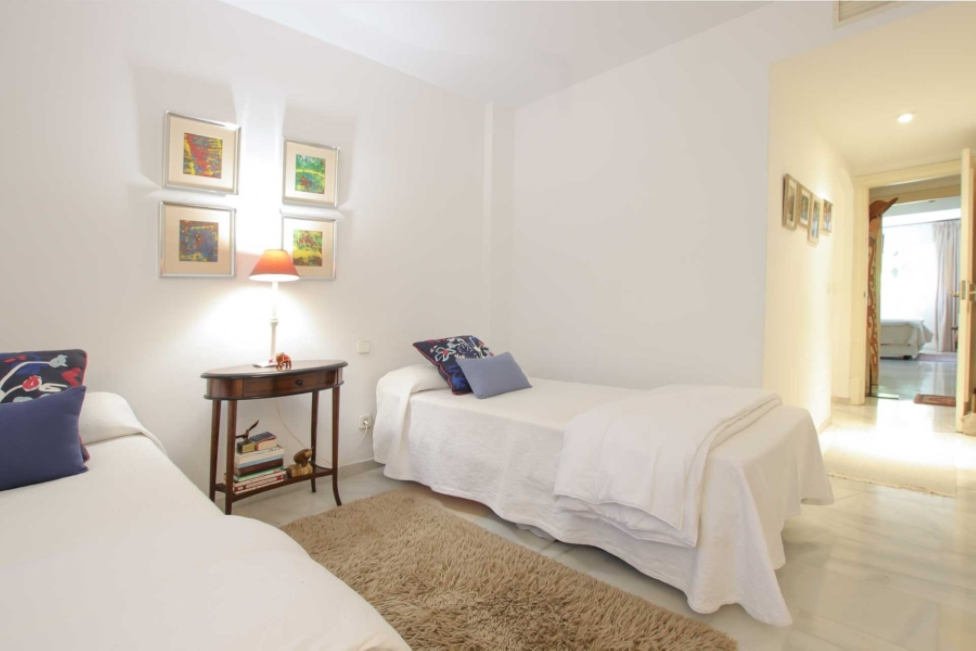 Elegant apartment on the Golden Mile.