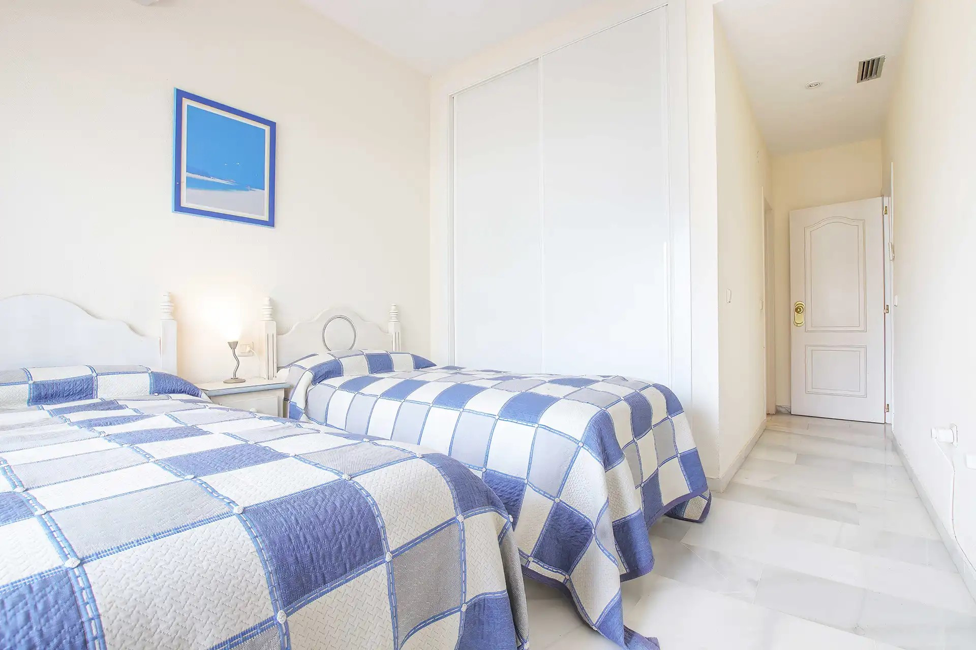 Contemporary Apartment in Nueva Andalucía.