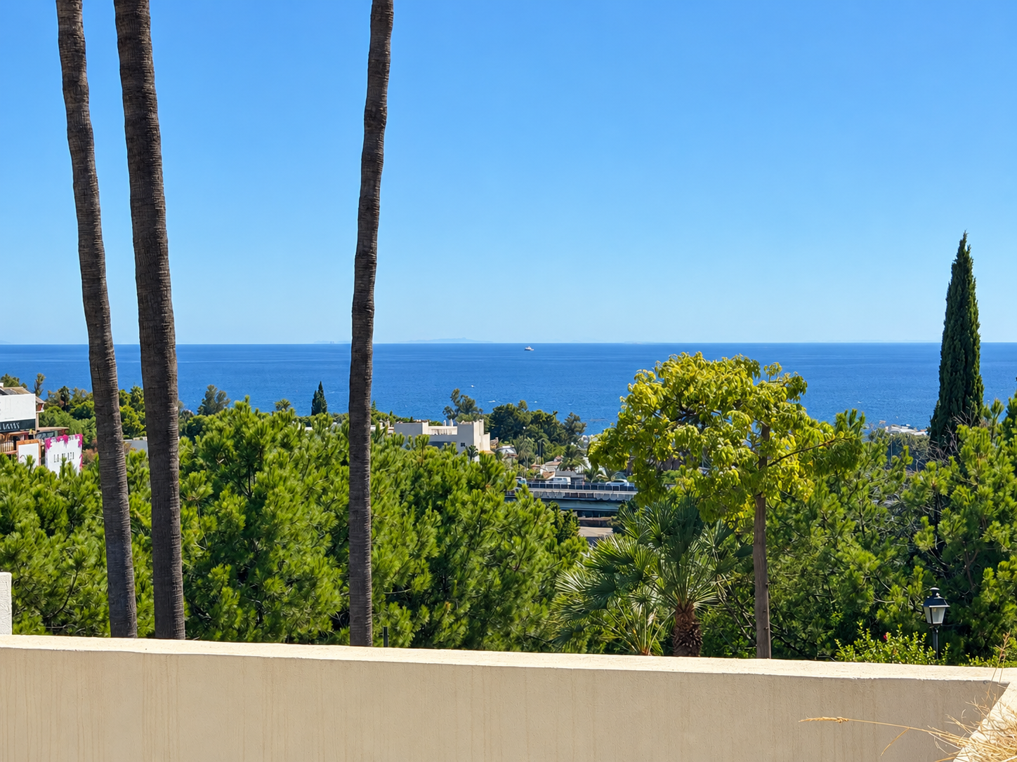 2 bedroom luxury apartment with sea views in Monte Paraiso Country Club