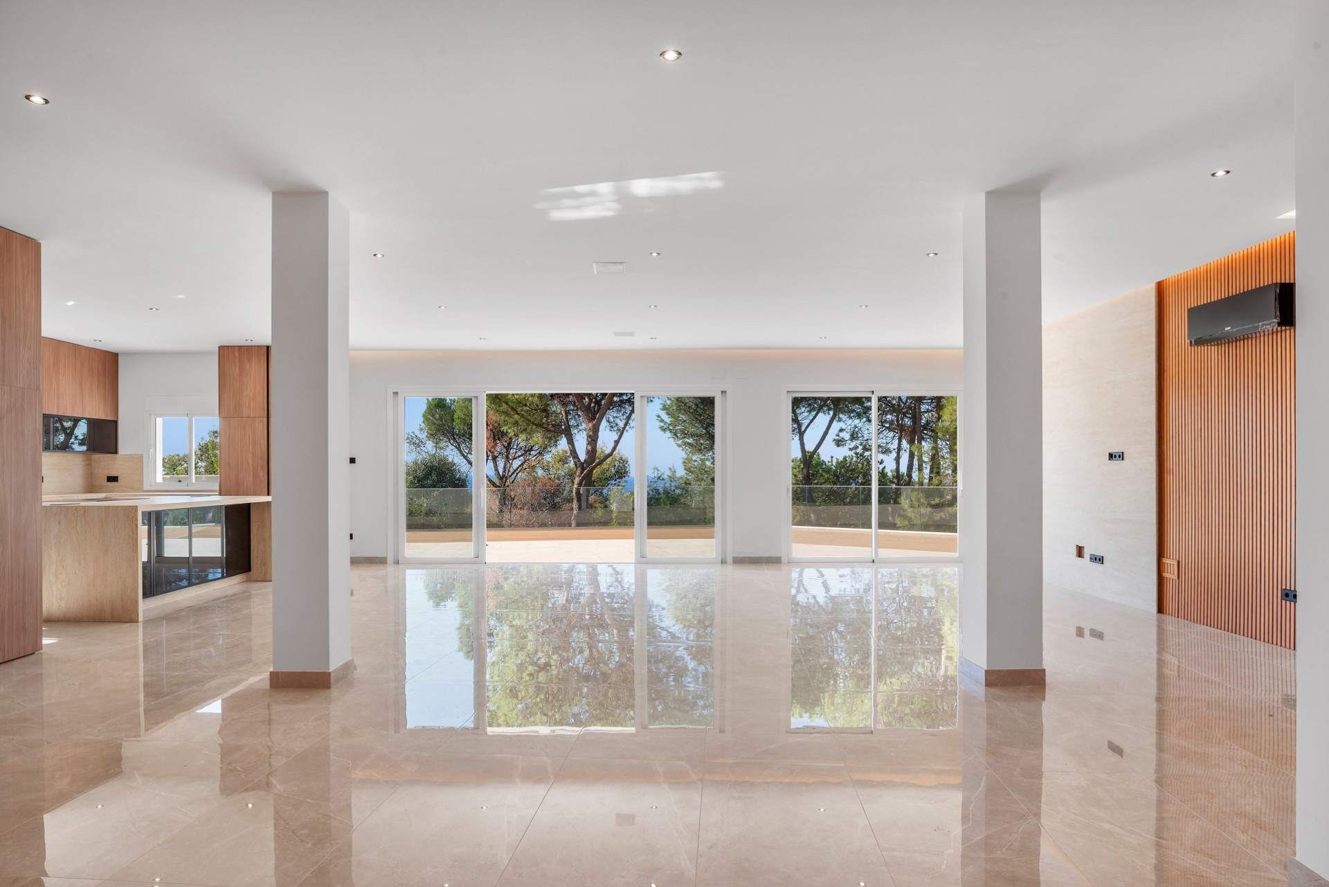 Renovated 5-bedroom luxury villa in El Madroñal