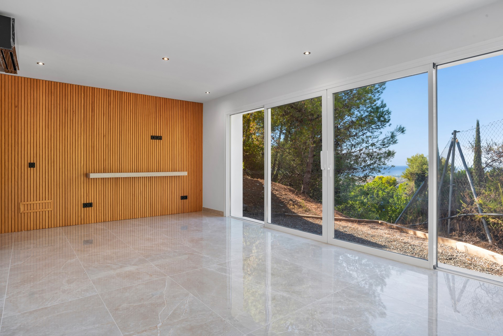 Renovated 5-bedroom luxury villa in El Madroñal