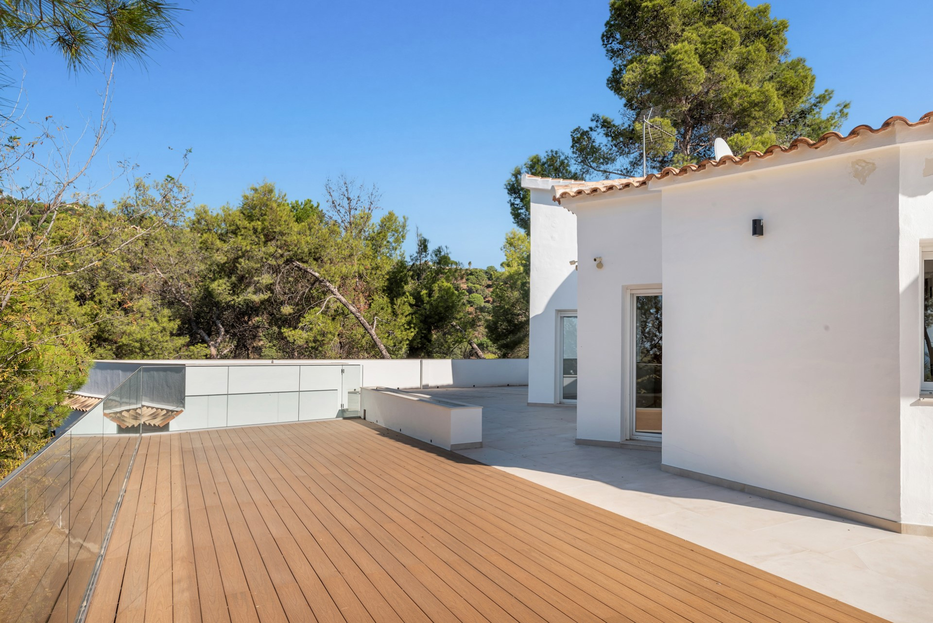 Renovated 5-bedroom luxury villa in El Madroñal