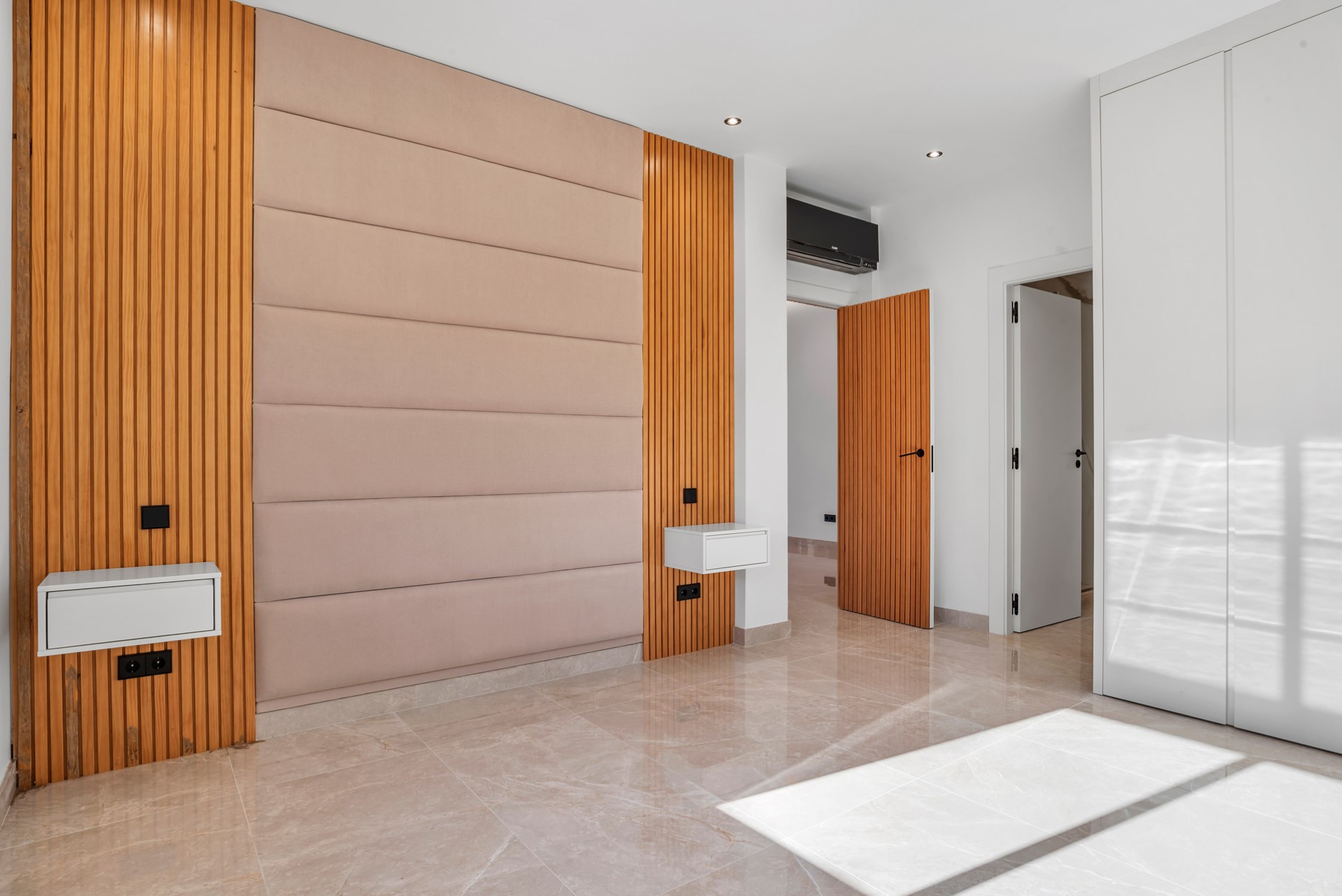 Renovated 5-bedroom luxury villa in El Madroñal