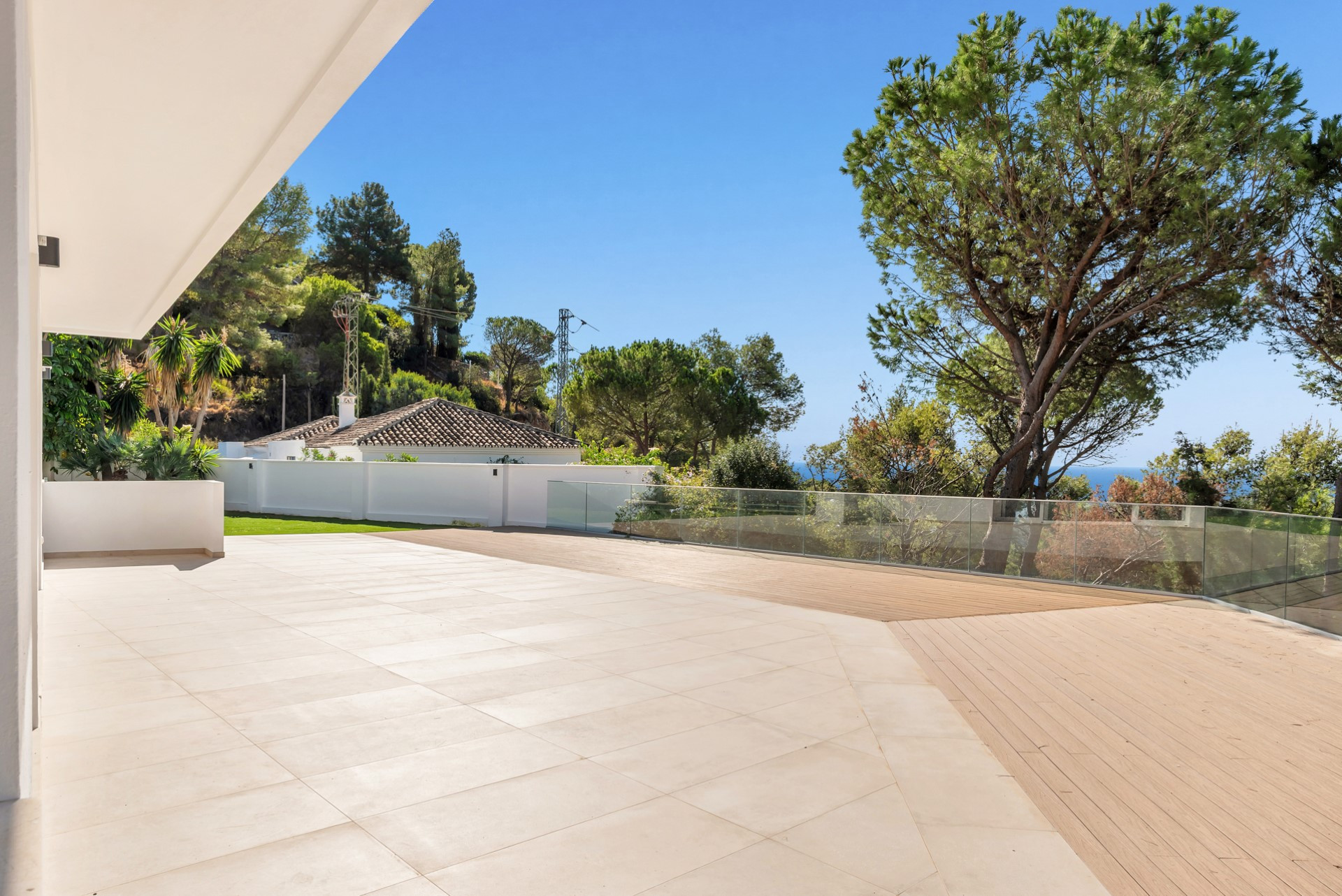 Renovated 5-bedroom luxury villa in El Madroñal