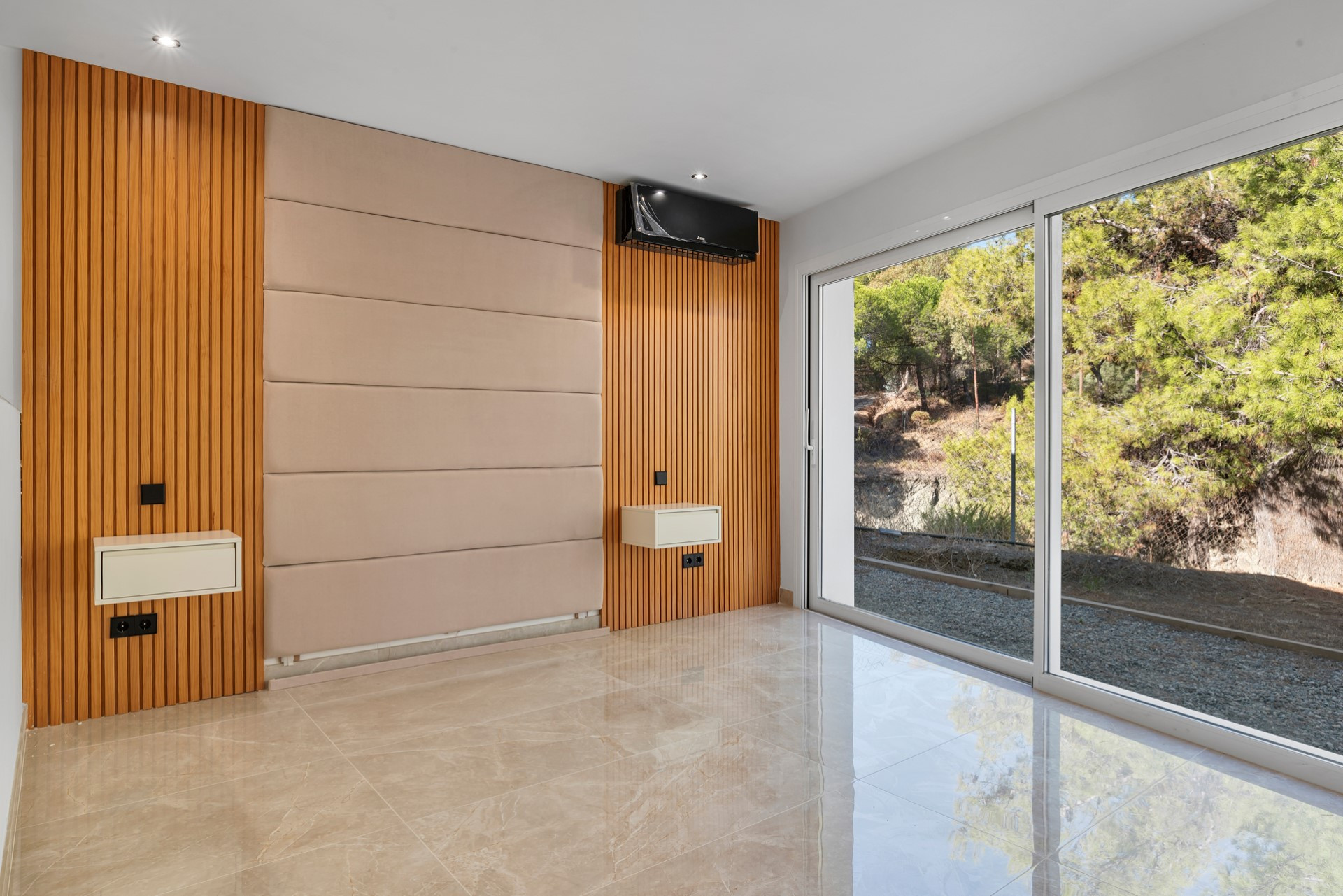 Renovated 5-bedroom luxury villa in El Madroñal